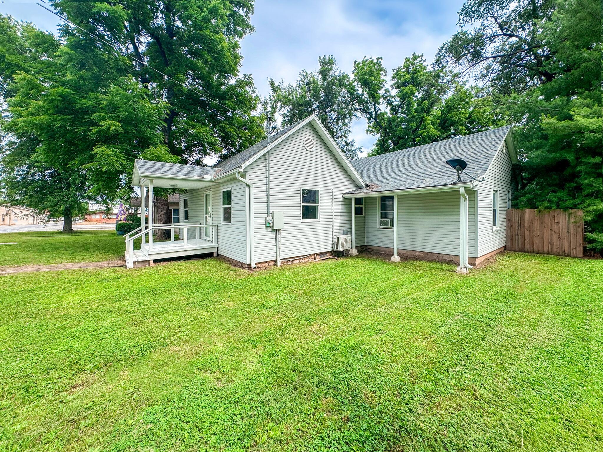 Photo 16 - Residential for sale – 205 W 5th Street  Pineville, MO