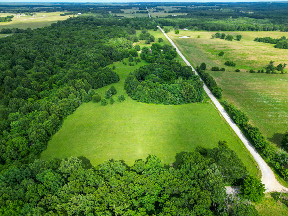 Photo 11 - Farm for sale – 10175  Doe Run Road  Phillipsburg, MO