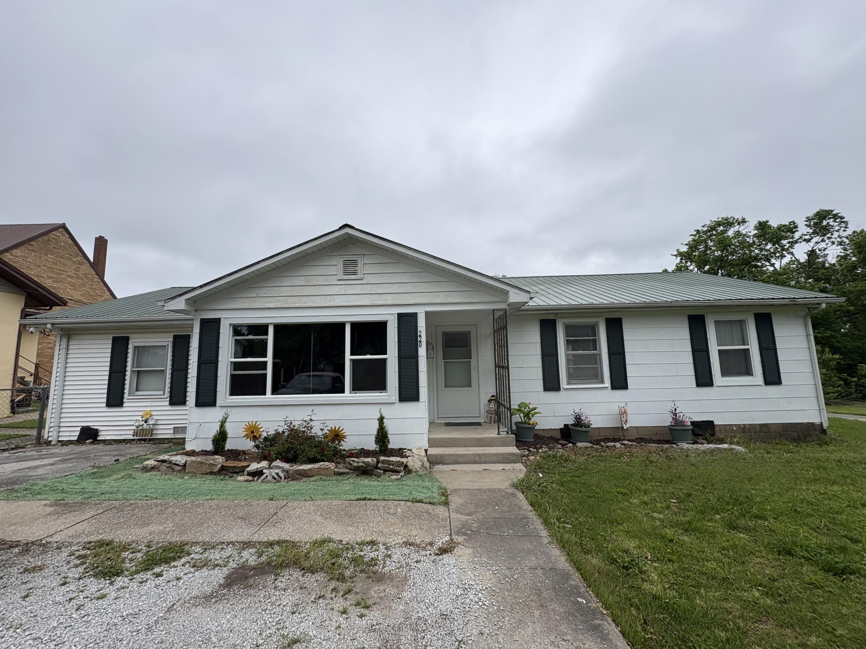 Photo 3 - Residential for sale – 220  Wells Street  Greenfield, MO