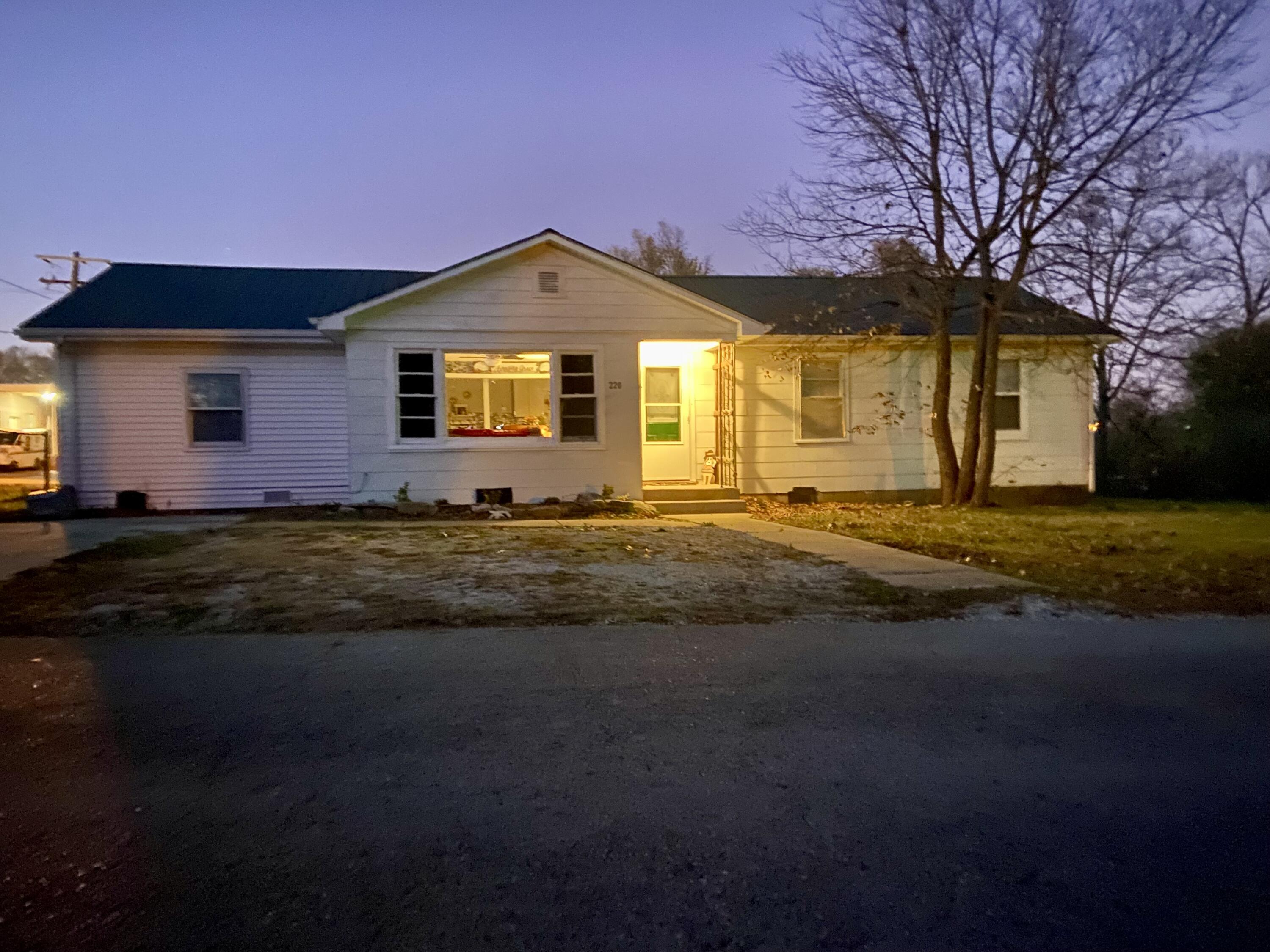 Photo 6 - Residential for sale – 220  Wells Street  Greenfield, MO