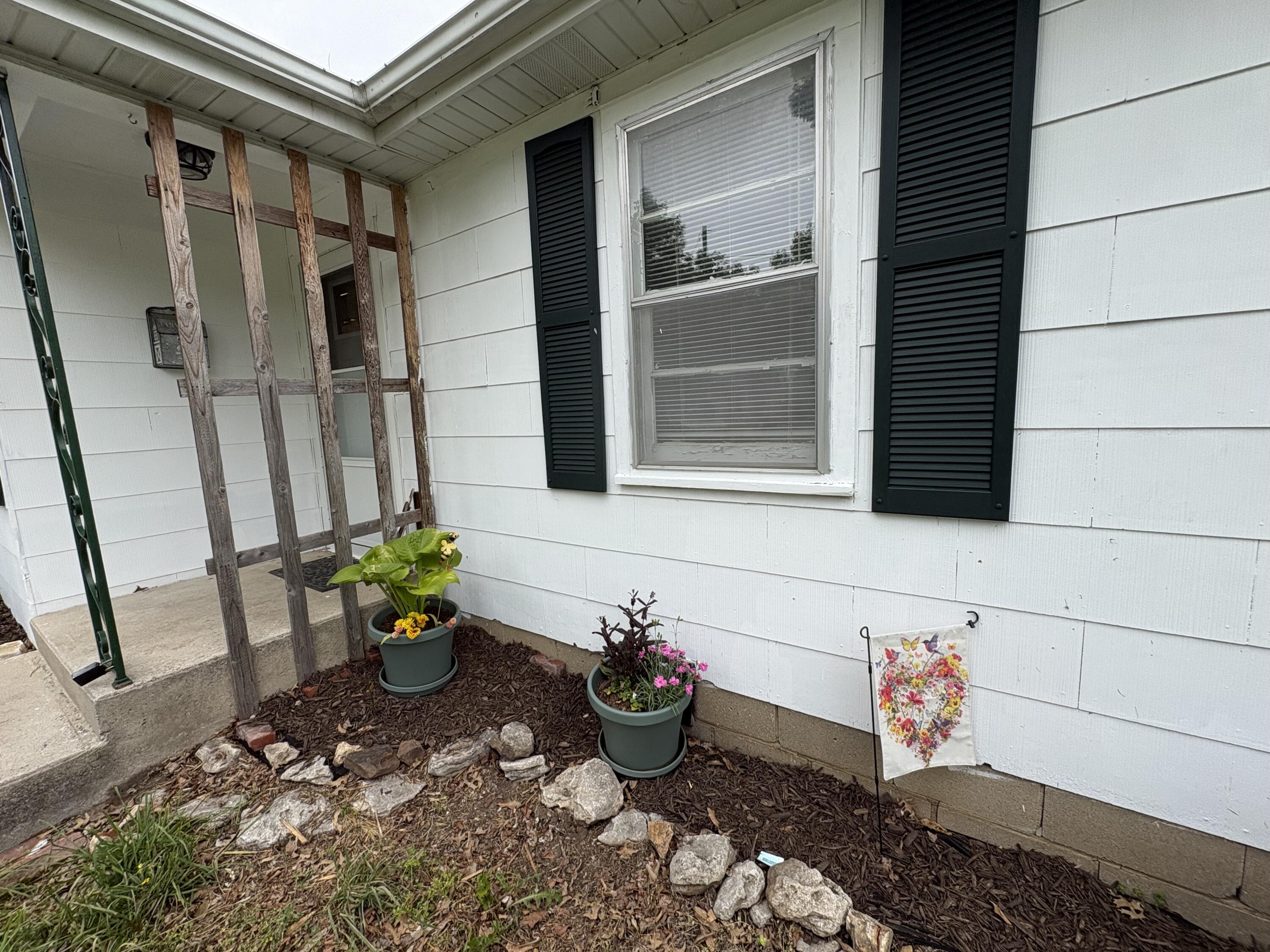 Photo 5 - Residential for sale – 220  Wells Street  Greenfield, MO
