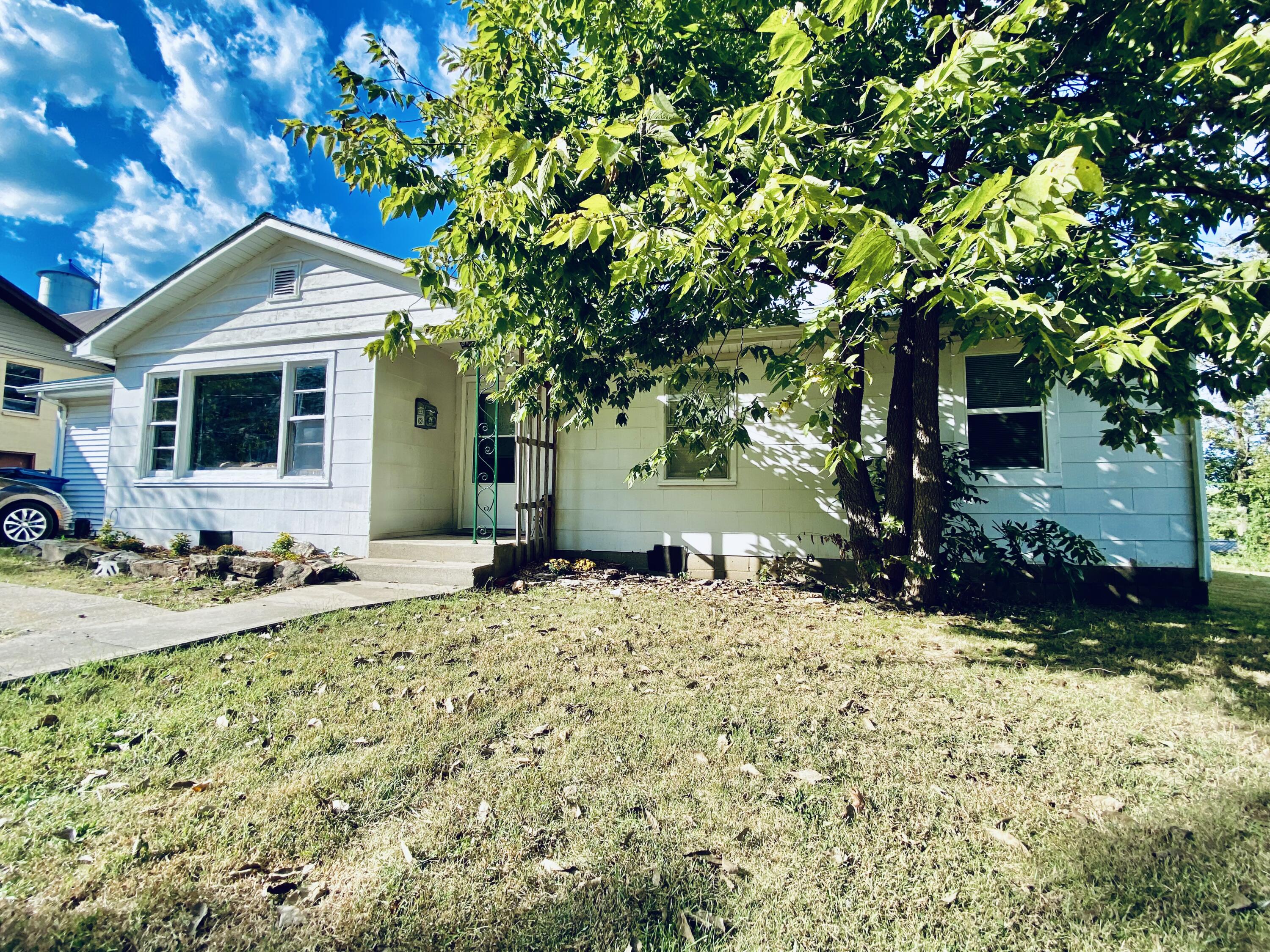 Photo 8 - Residential for sale – 220  Wells Street  Greenfield, MO