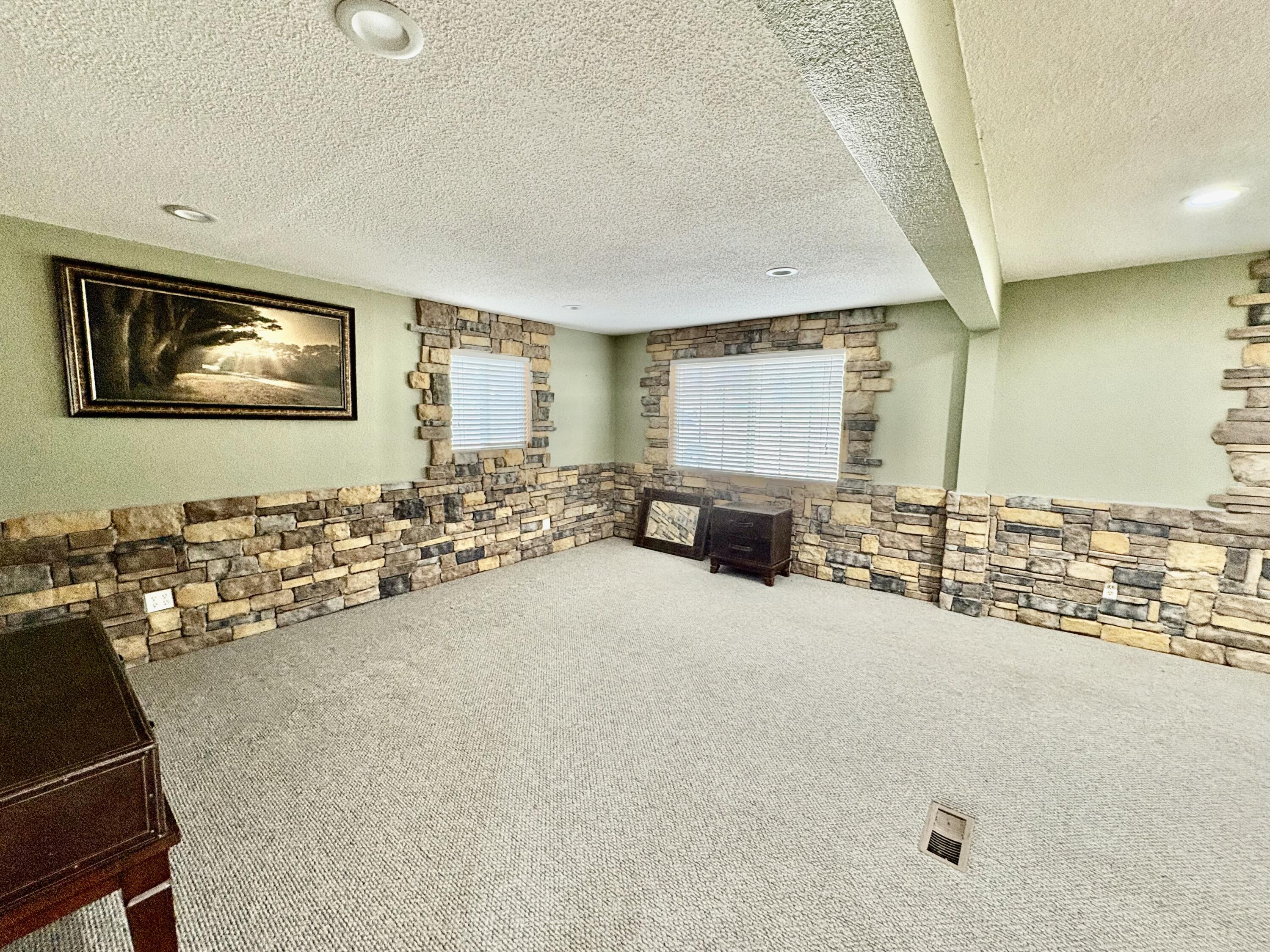 Photo 12 - Residential for sale – 203  Wynes Circle  Greenfield, MO