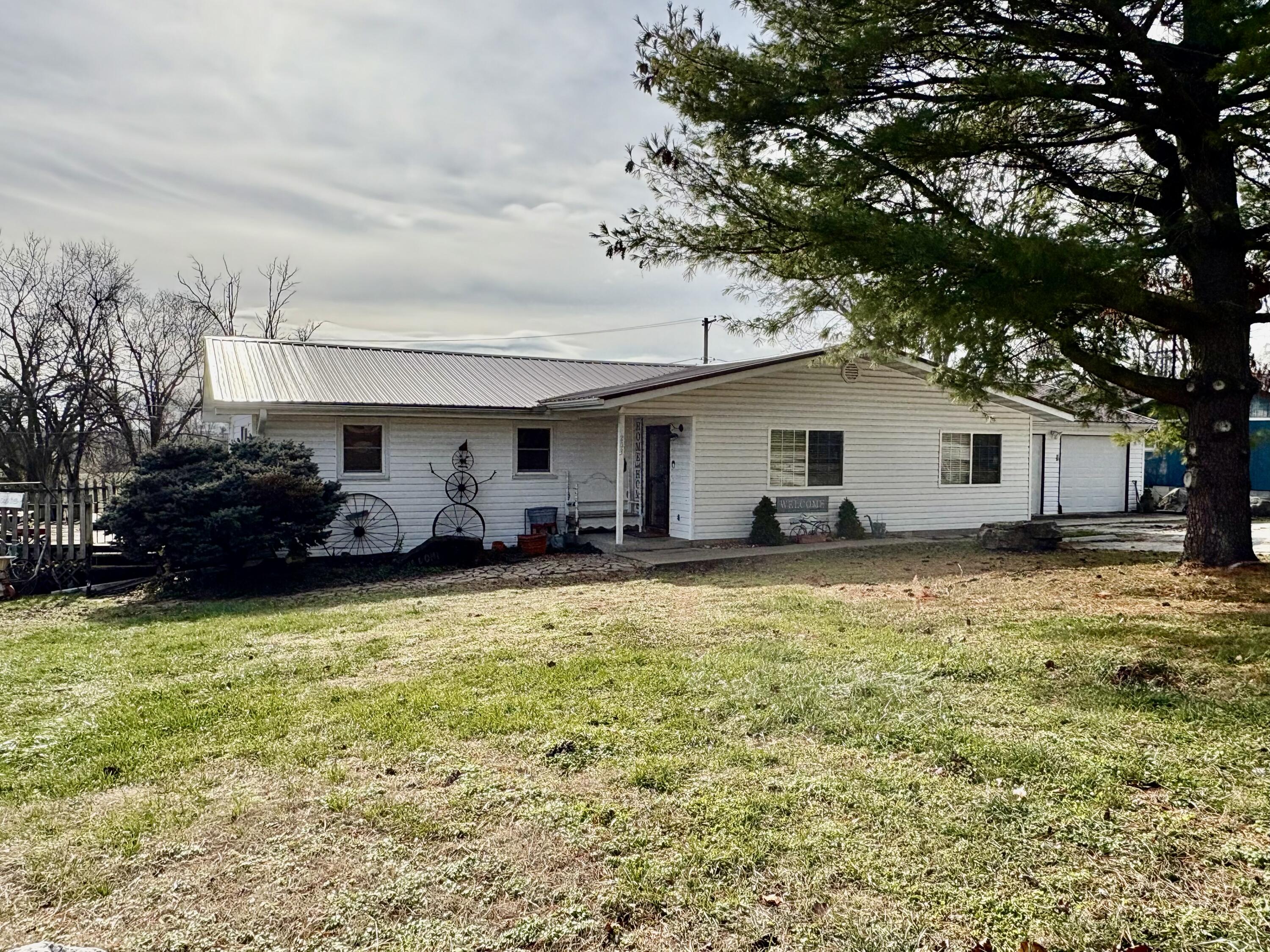 Photo 4 - Residential for sale – 203  Wynes Circle  Greenfield, MO