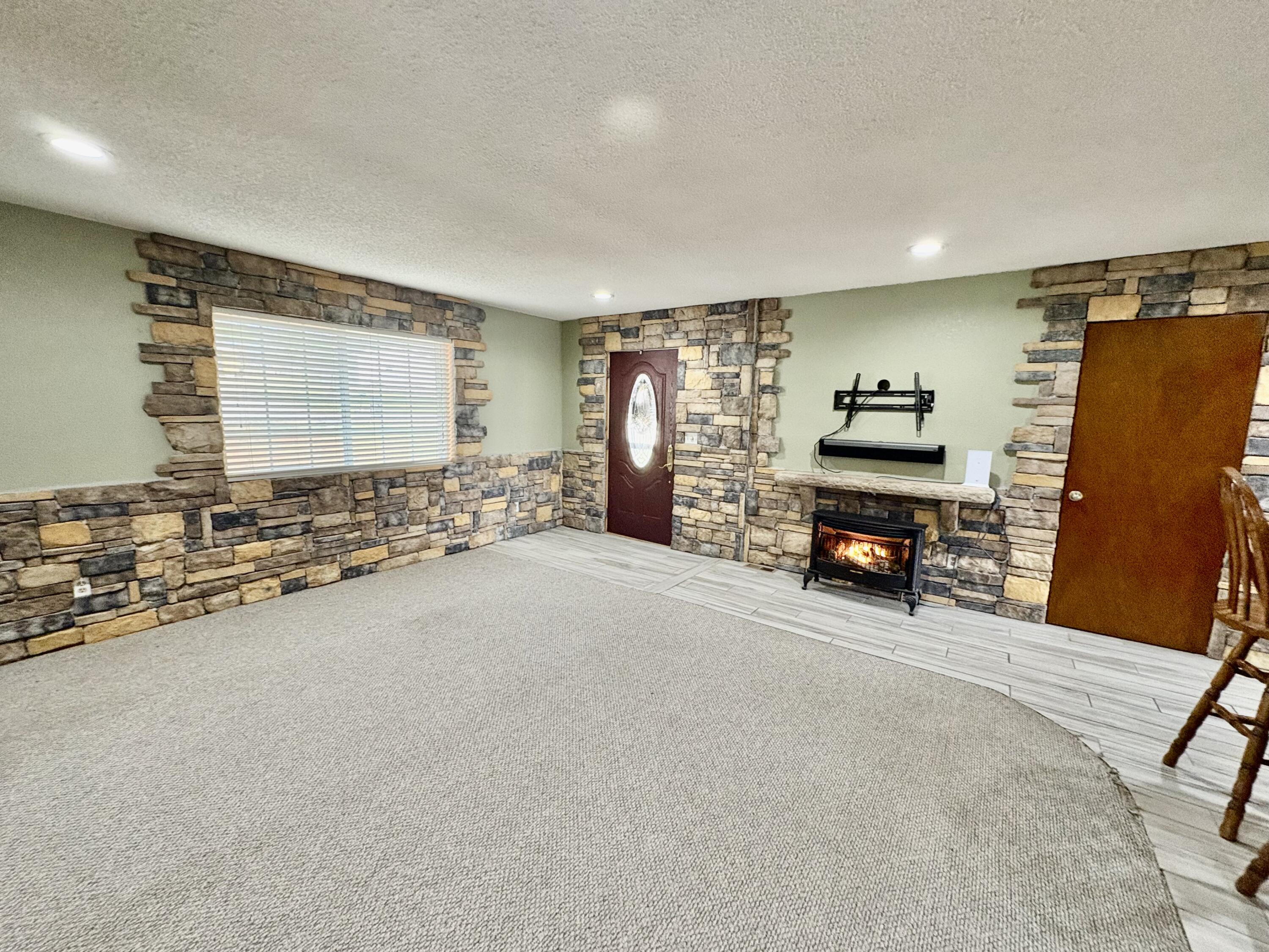 Photo 11 - Residential for sale – 203  Wynes Circle  Greenfield, MO
