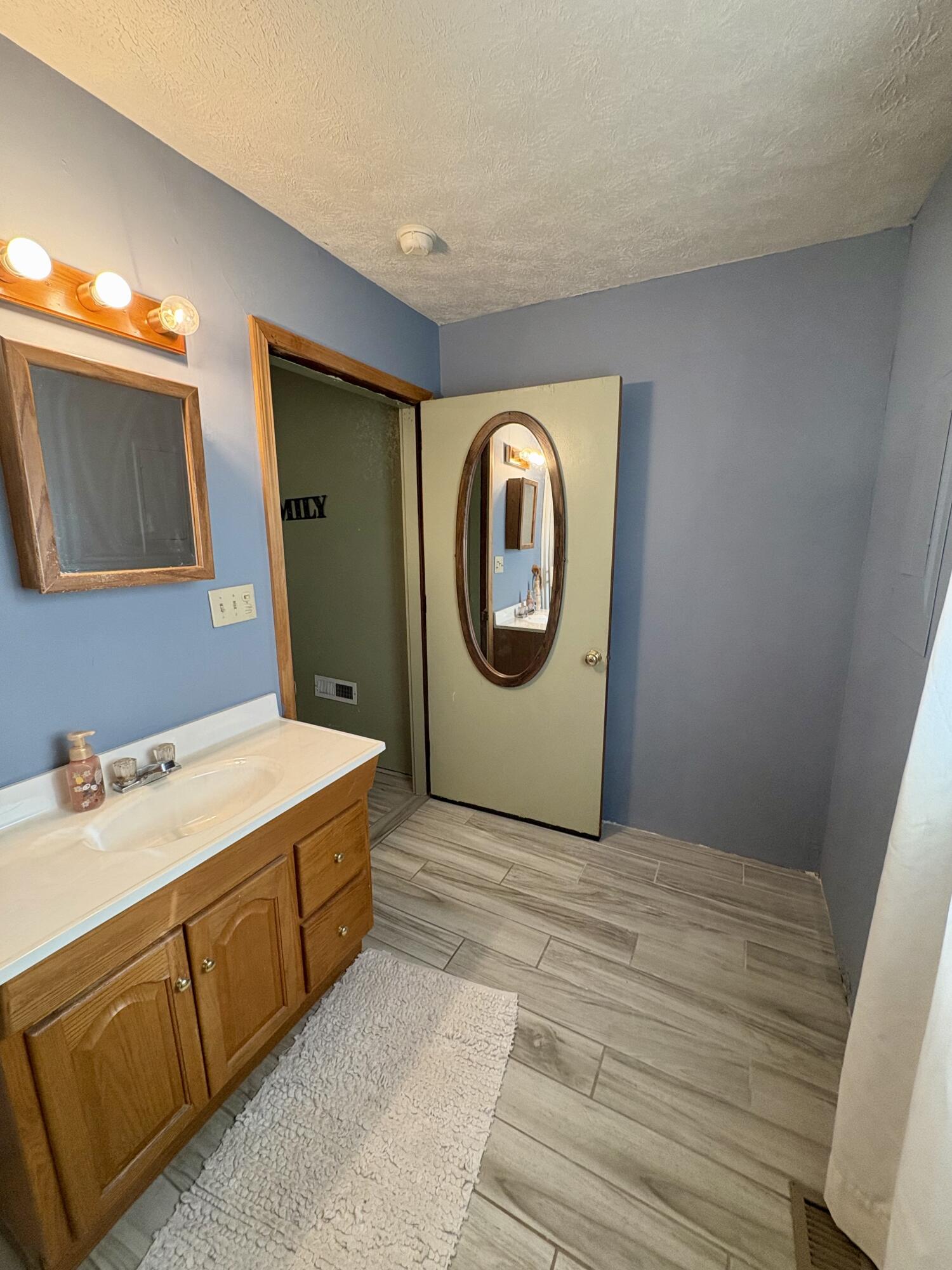 Photo 35 - Residential for sale – 203  Wynes Circle  Greenfield, MO
