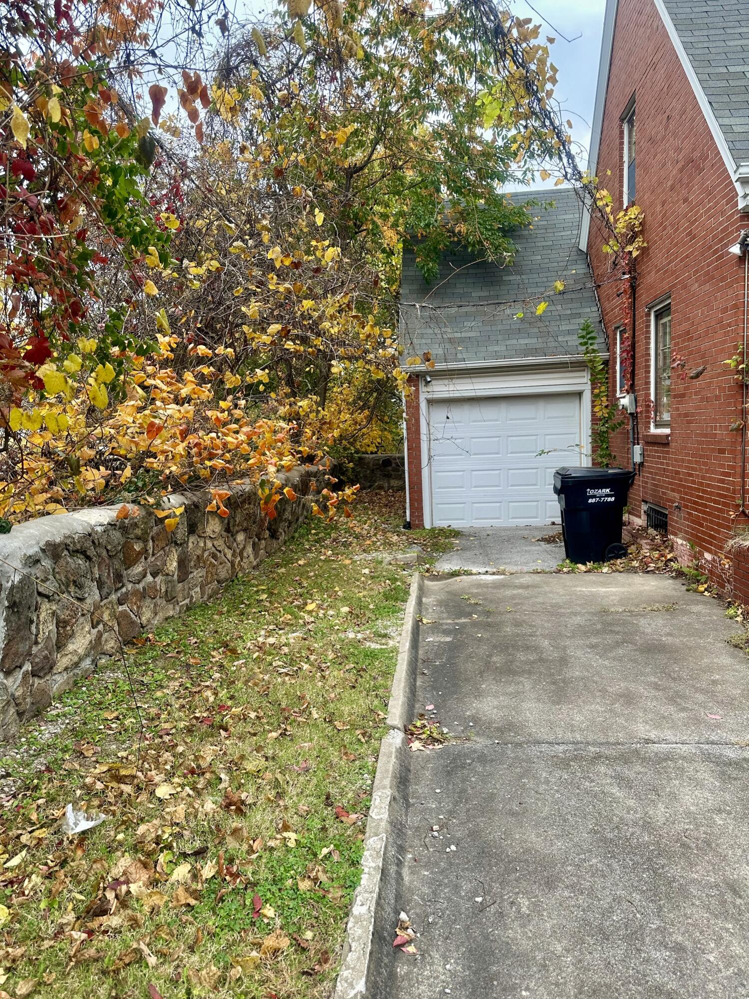 Photo 5 - Commercial Sale for sale – 1737 E Walnut Street  Springfield, MO