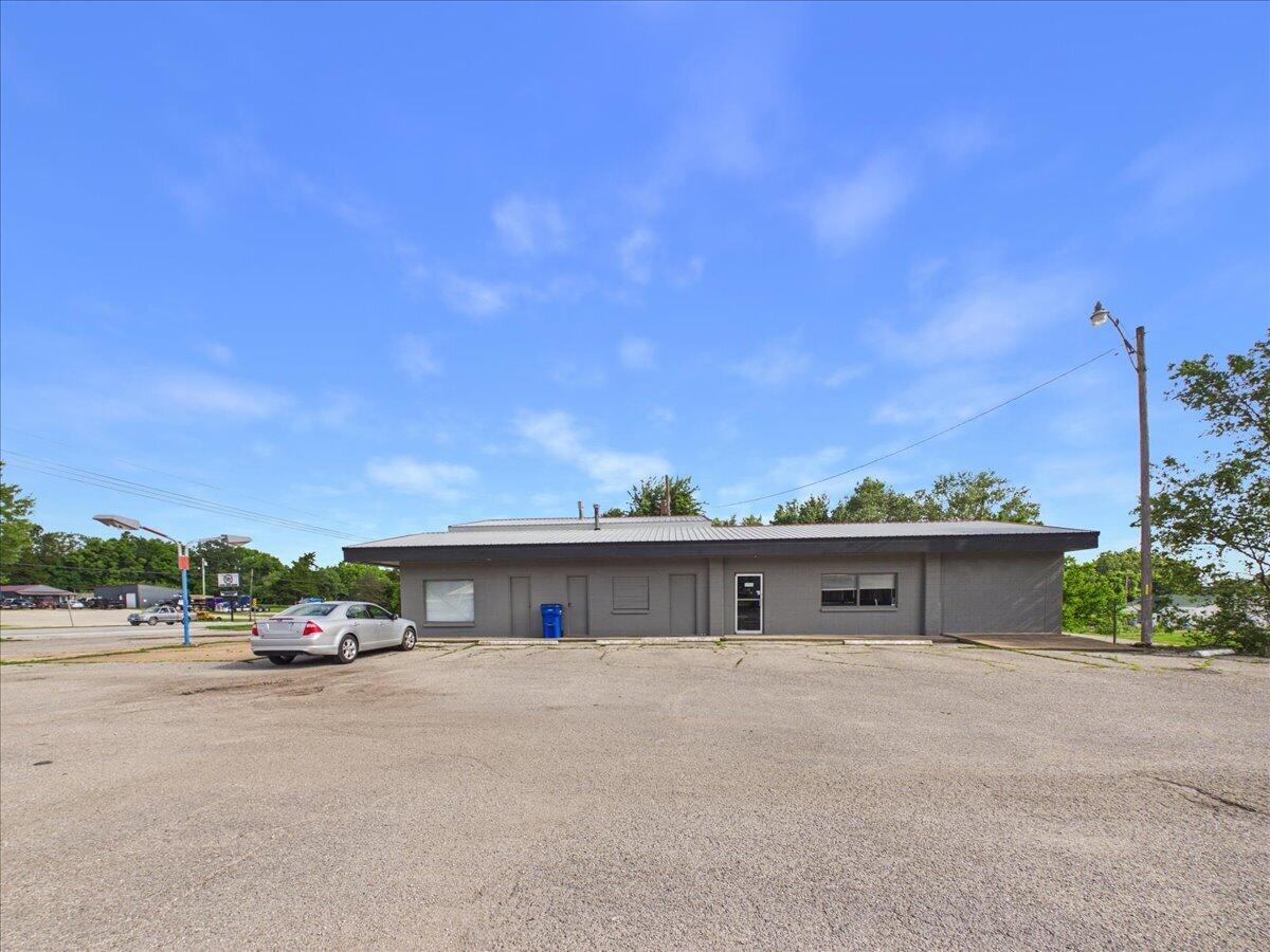 Photo 19 - Commercial Sale for sale – 114 S Dallas Street  Urbana, MO