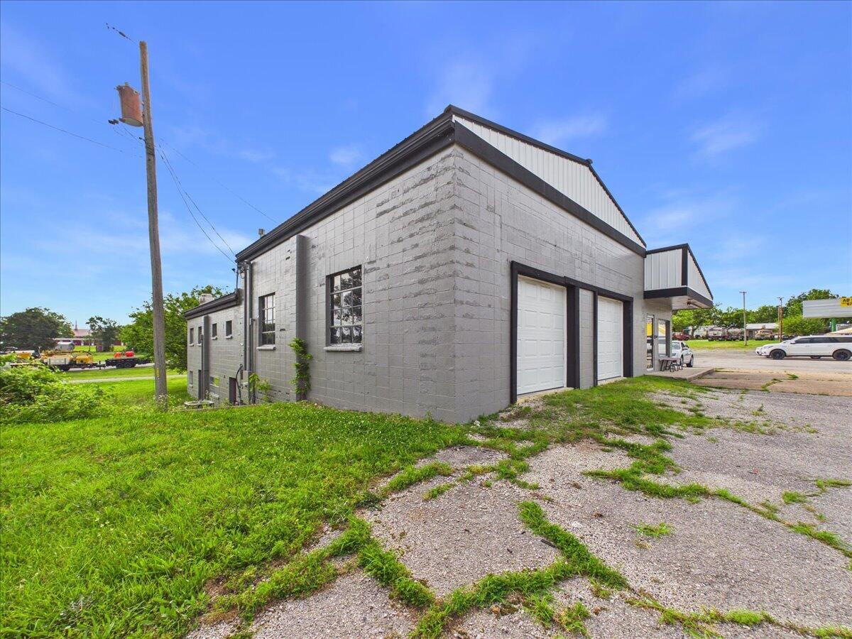 Photo 22 - Commercial Sale for sale – 114 S Dallas Street  Urbana, MO