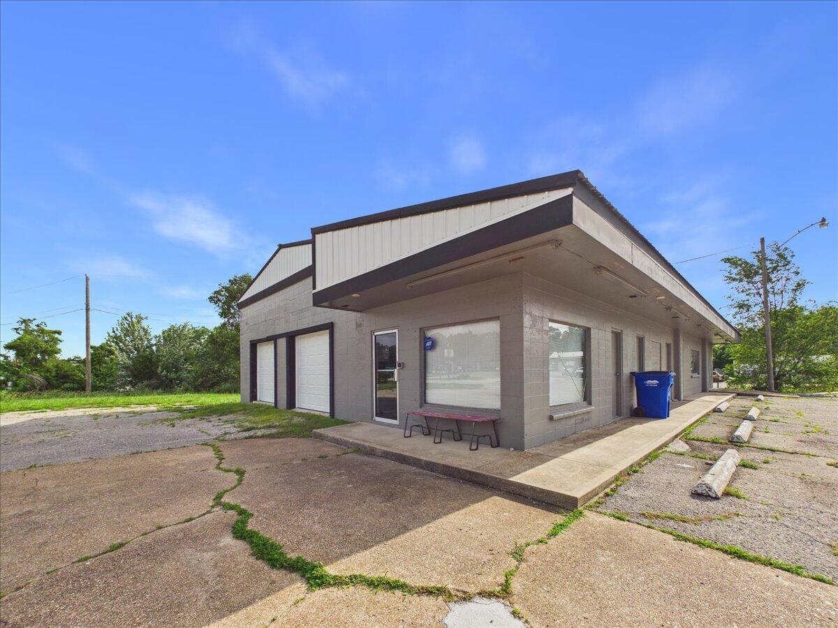 Commercial Sale for sale – 114 S Dallas Street  Urbana, MO