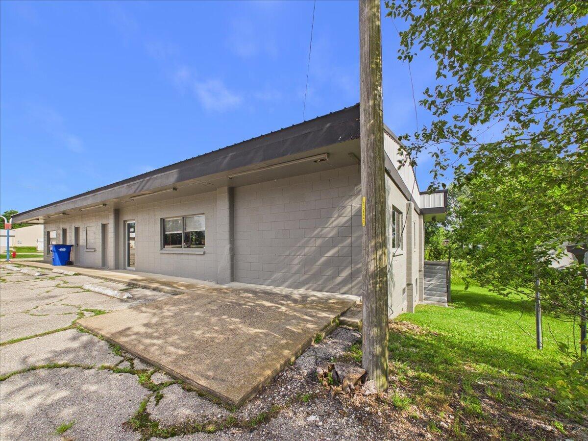 Photo 10 - Commercial Sale for sale – 114 S Dallas Street  Urbana, MO