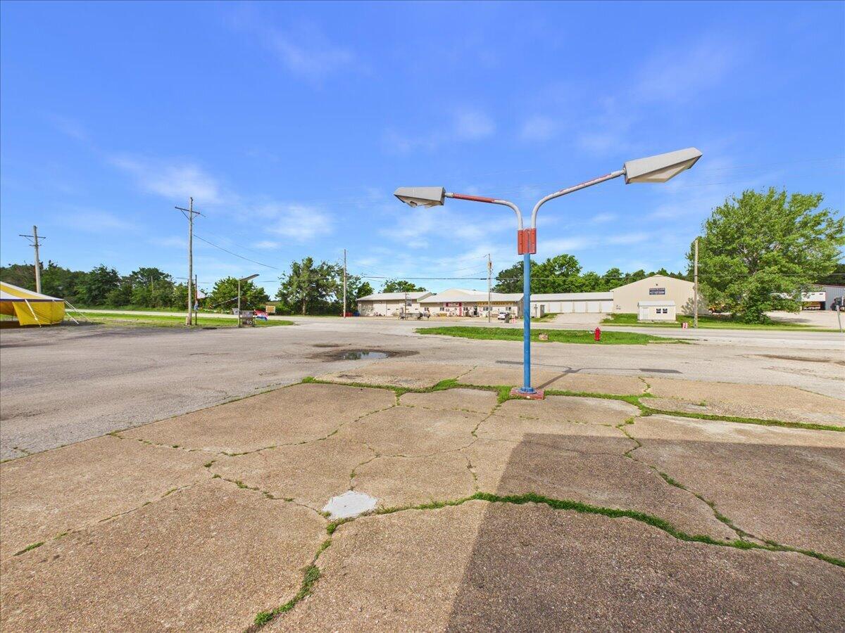 Photo 3 - Commercial Sale for sale – 114 S Dallas Street  Urbana, MO