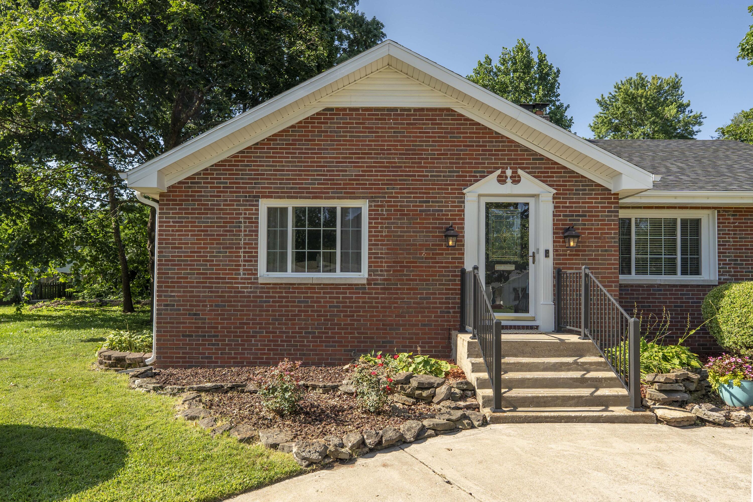 Photo 3 - Residential for sale – 718 E University Street  Springfield, MO