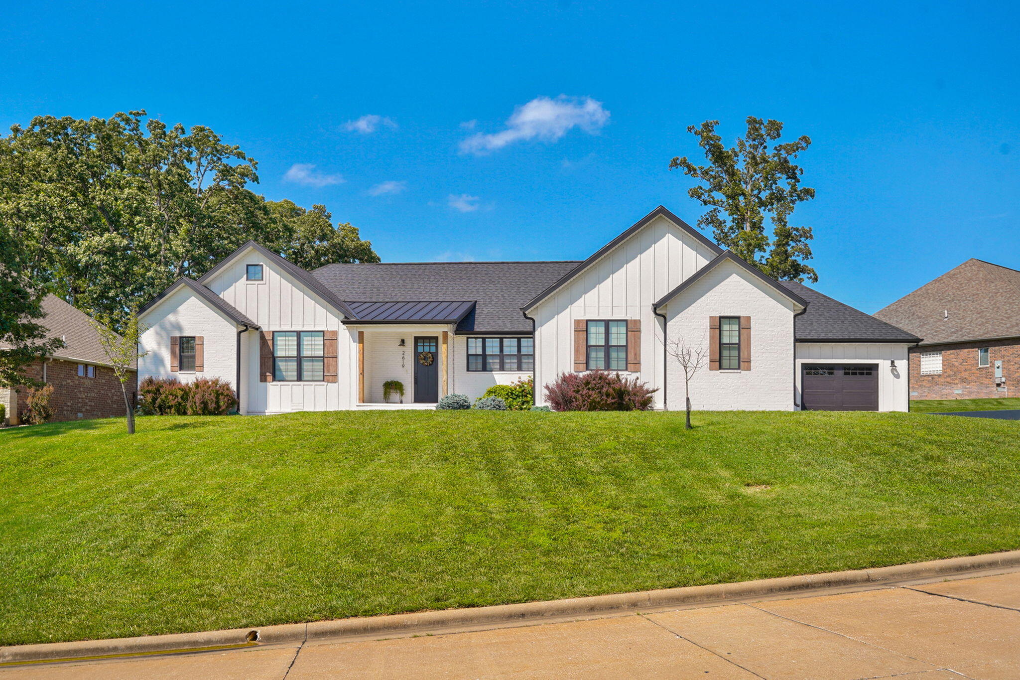 Photo 2 - Residential for sale – 2619 E Old Ivy Street  Springfield, MO