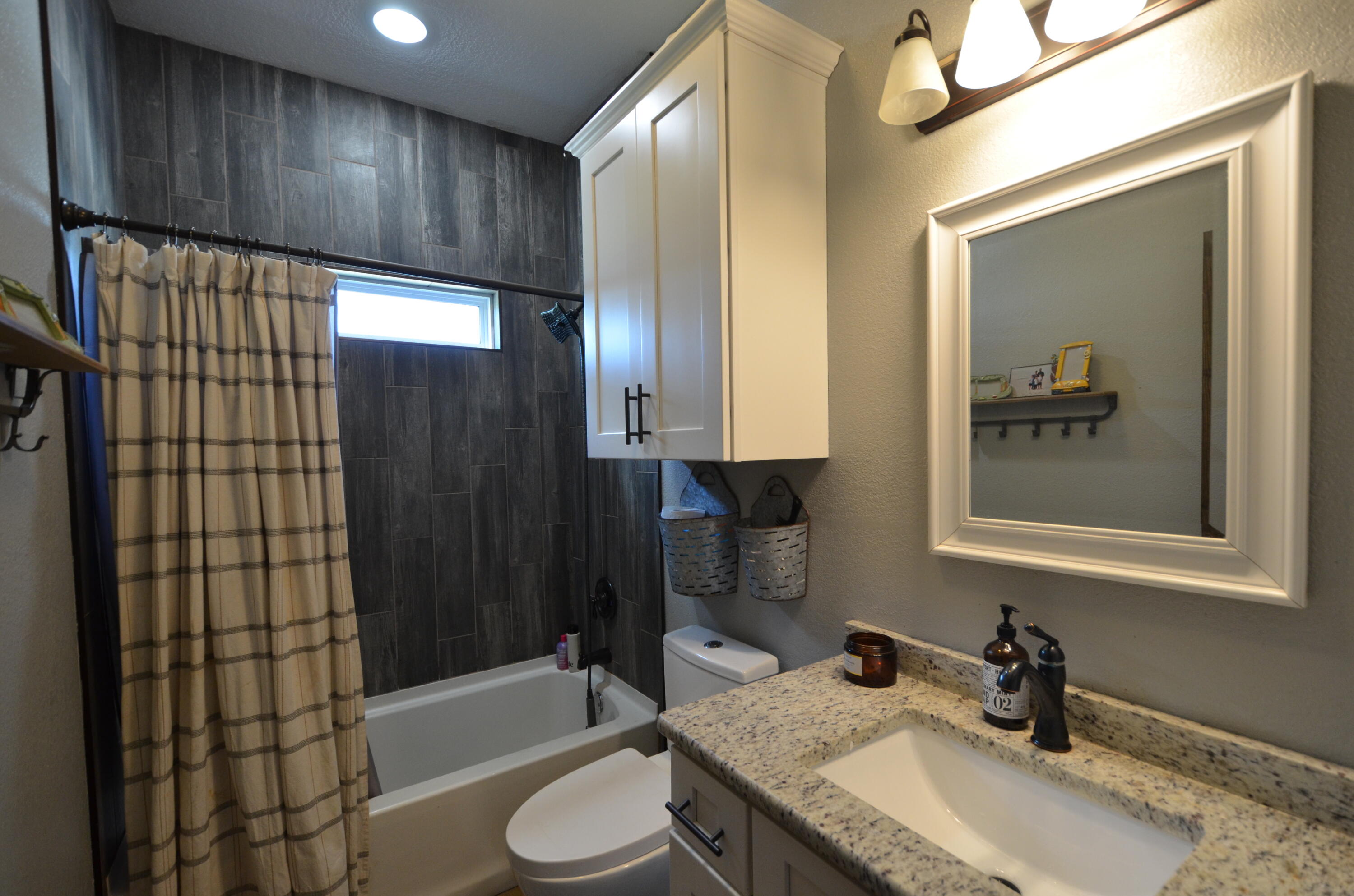 Photo 7 - Residential for sale – 8073  Jasmine Drive   Neosho, MO