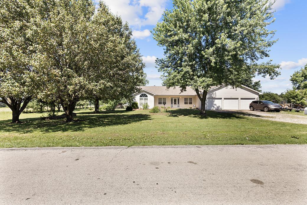 Photo 3 - Residential for sale – 2200 S Crestview Drive  Joplin, MO