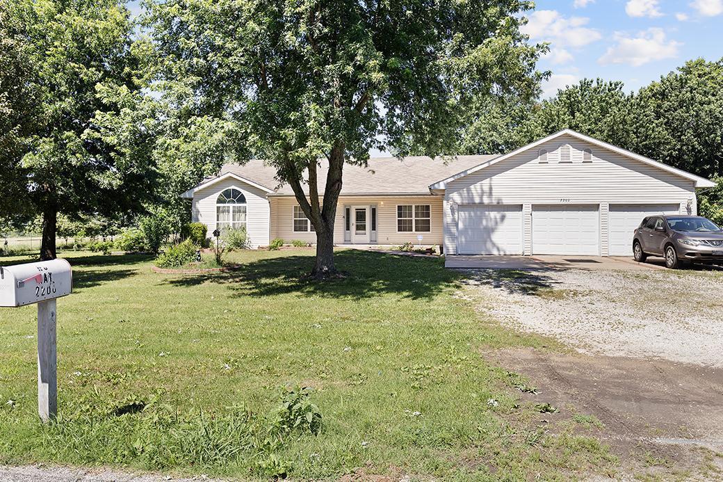 Photo 4 - Residential for sale – 2200 S Crestview Drive  Joplin, MO