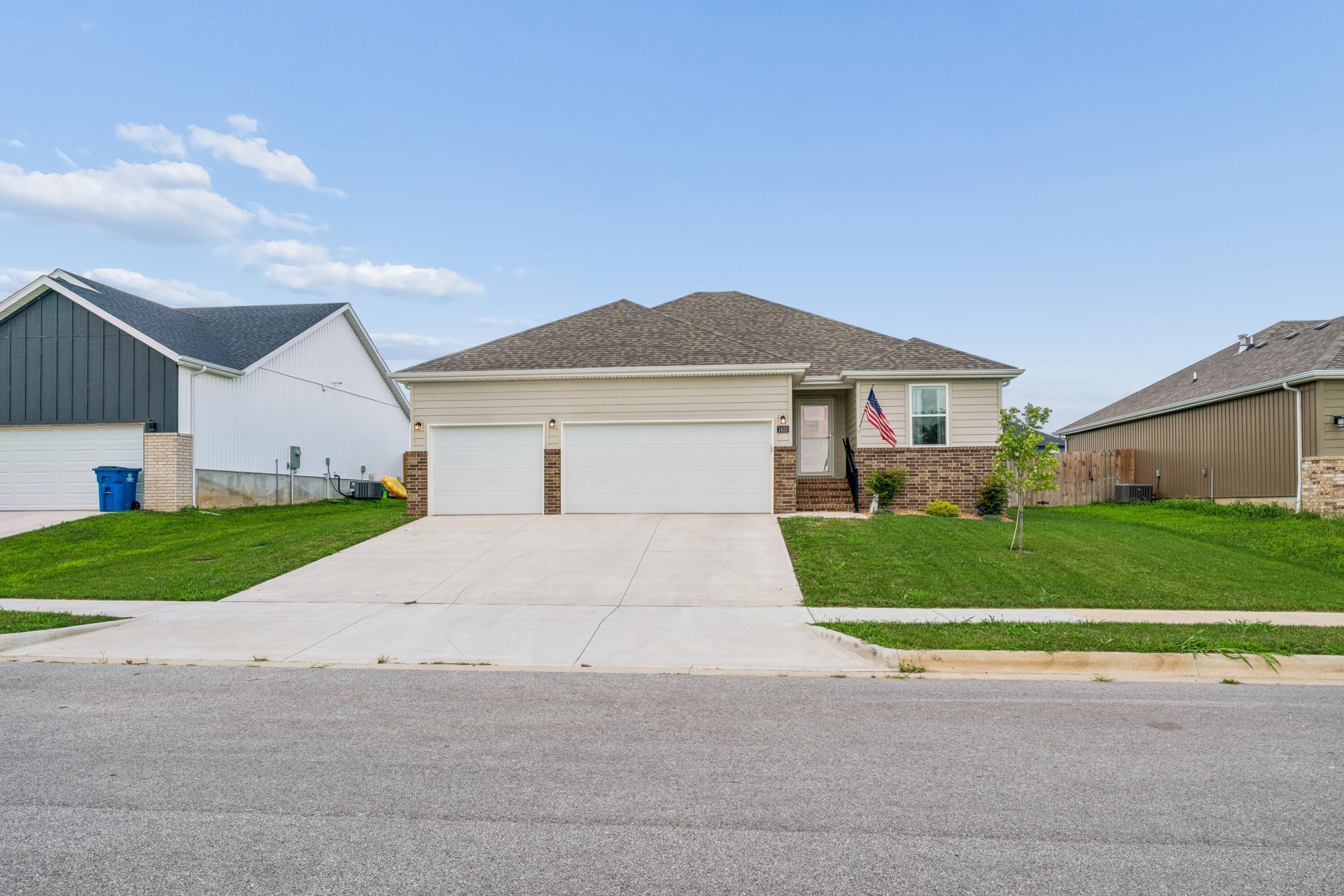 Photo 3 - Residential for sale – 1423 E Macon Street  Republic, MO
