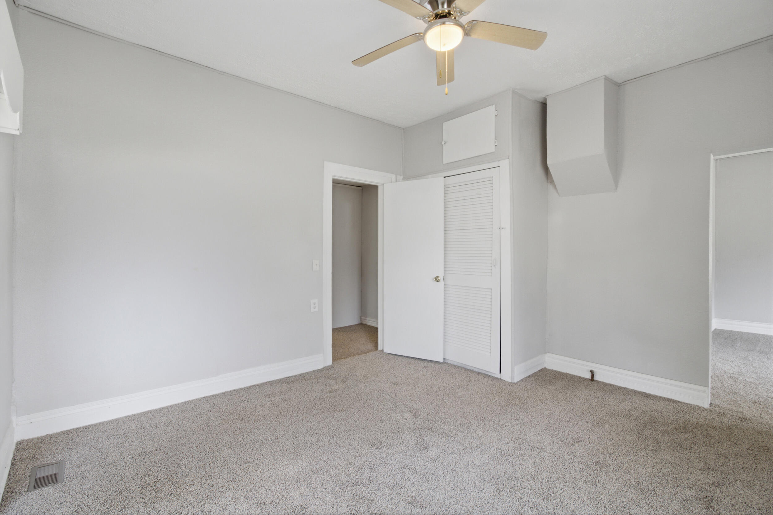 Photo 8 - Residential for sale – 114 E College Street  Aurora, MO