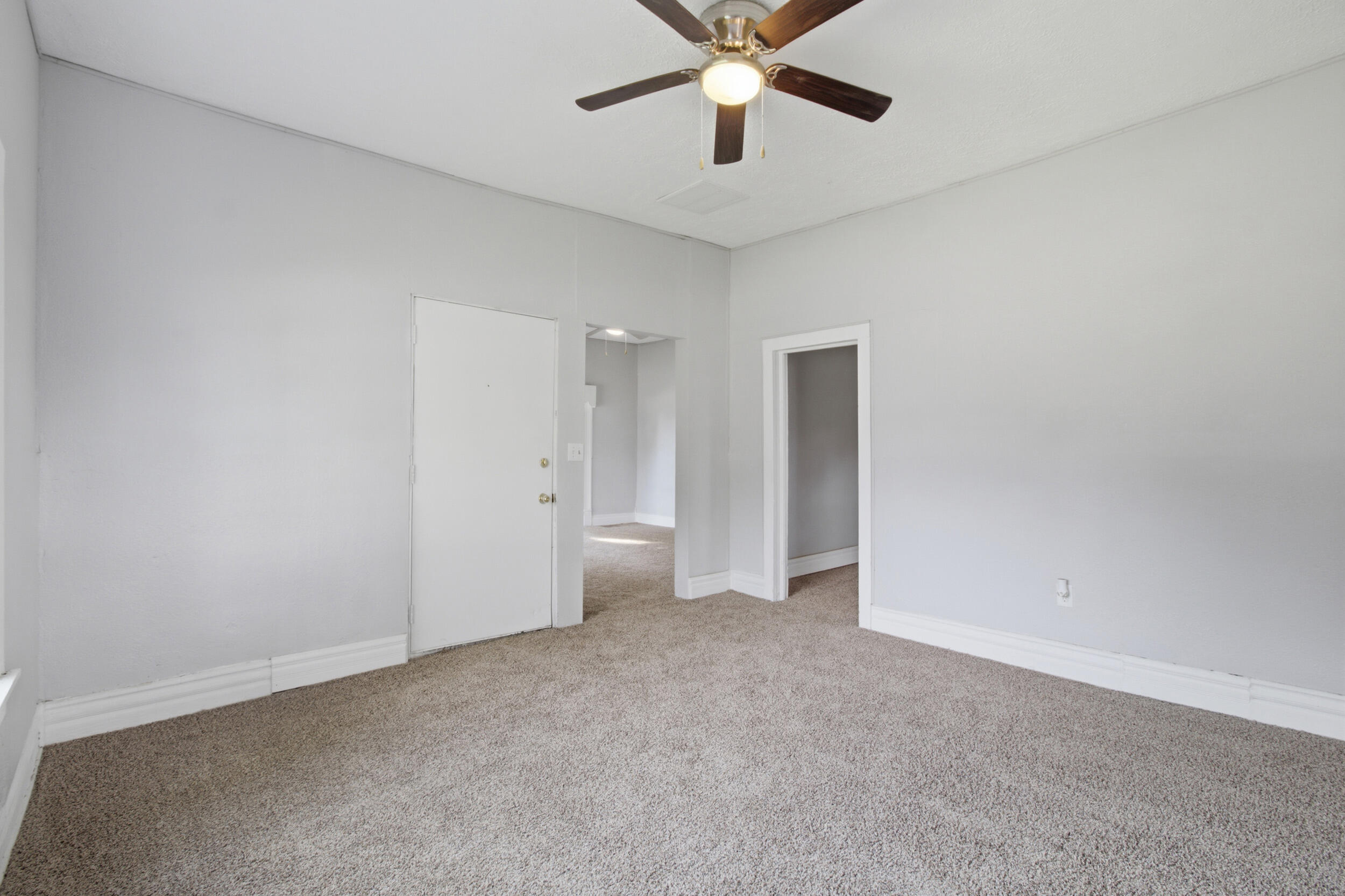 Photo 10 - Residential for sale – 114 E College Street  Aurora, MO