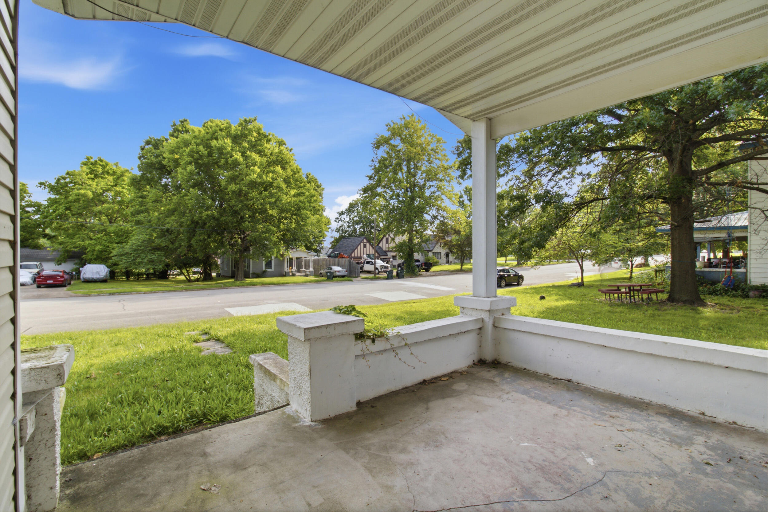 Photo 4 - Residential for sale – 114 E College Street  Aurora, MO