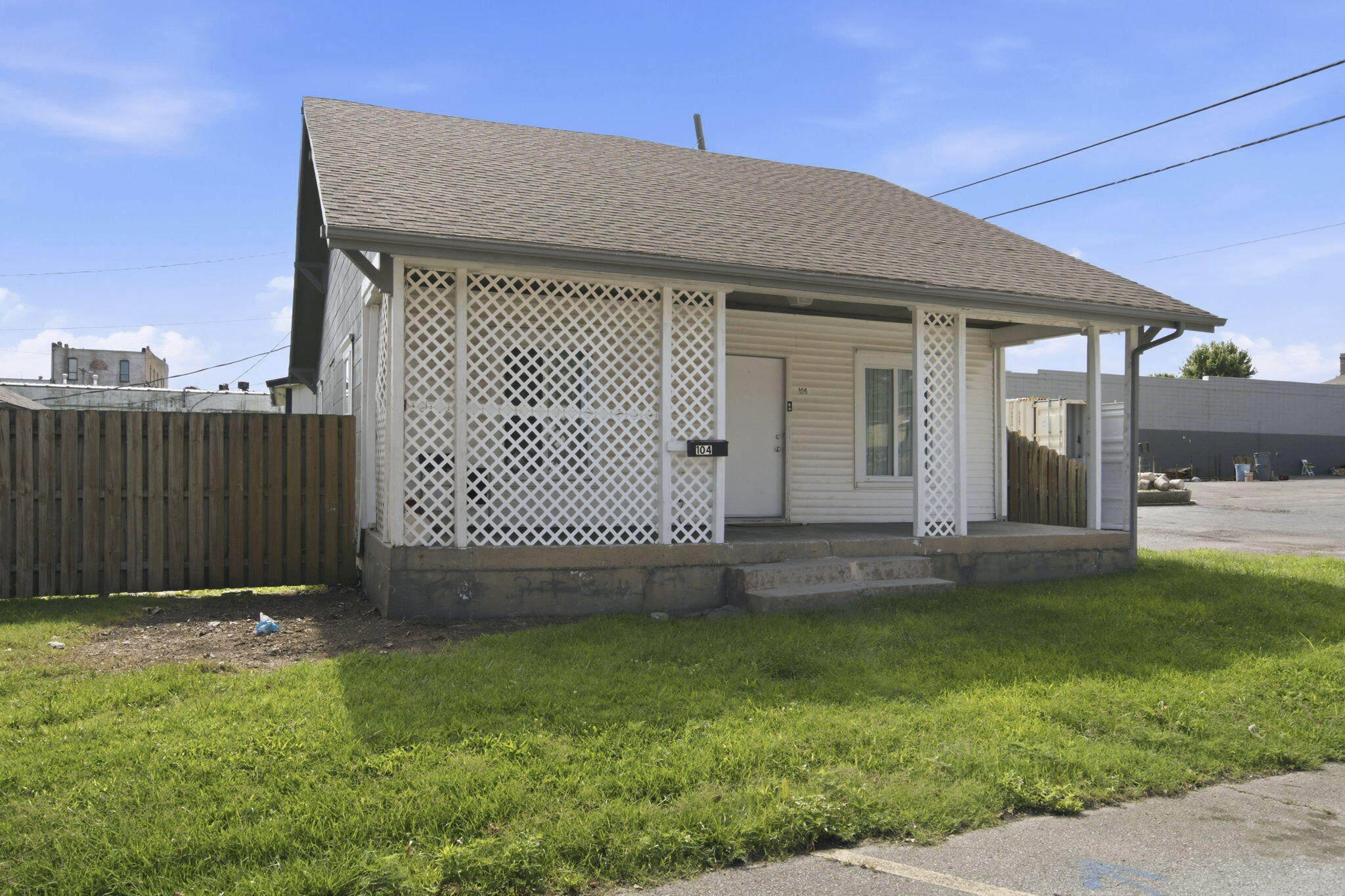 Photo 4 - Residential Income for sale – 36 W Olive Street  Aurora, MO