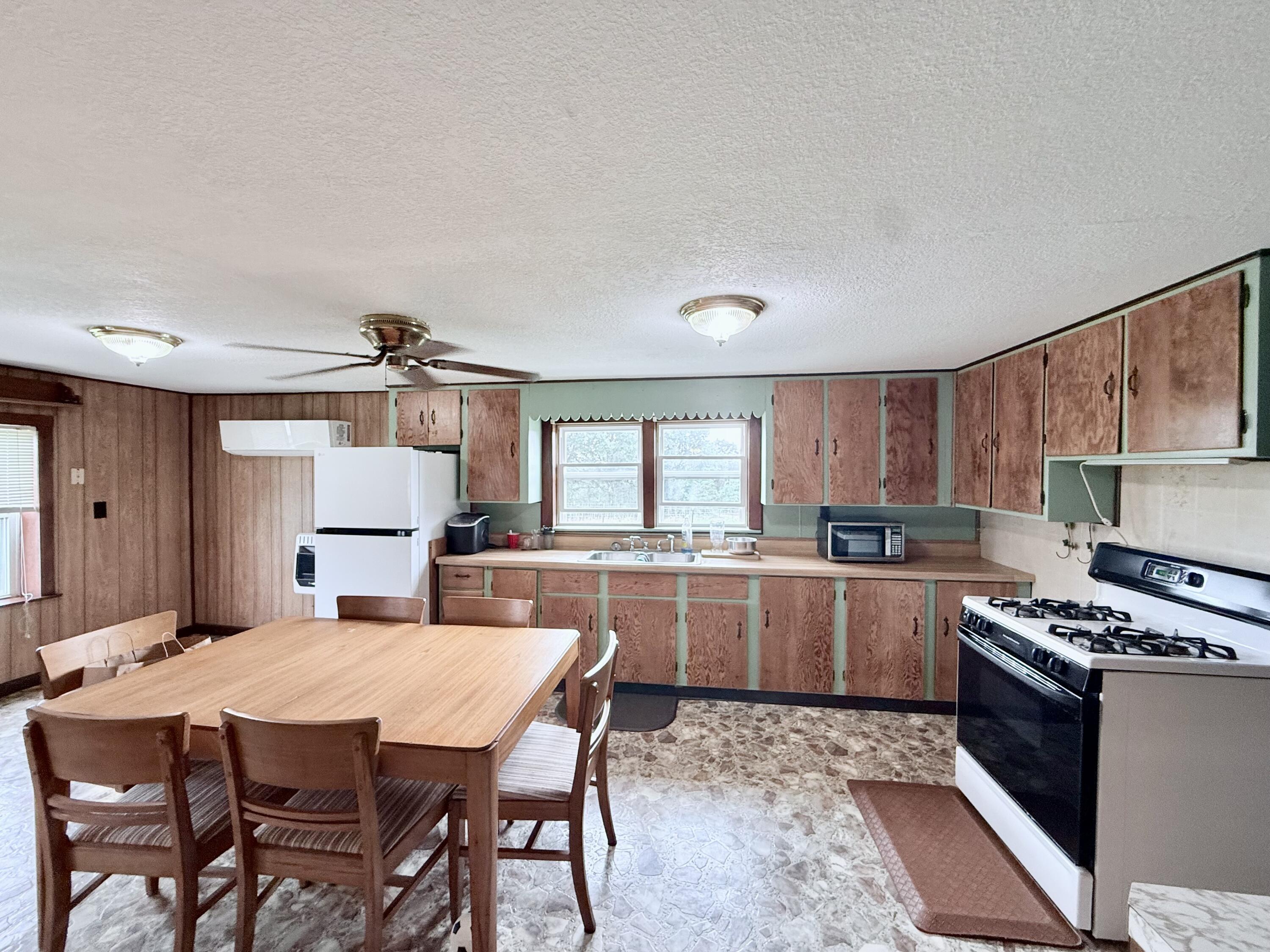Photo 7 - Residential for sale – 16311  Lebanon Road  Elk Creek, MO