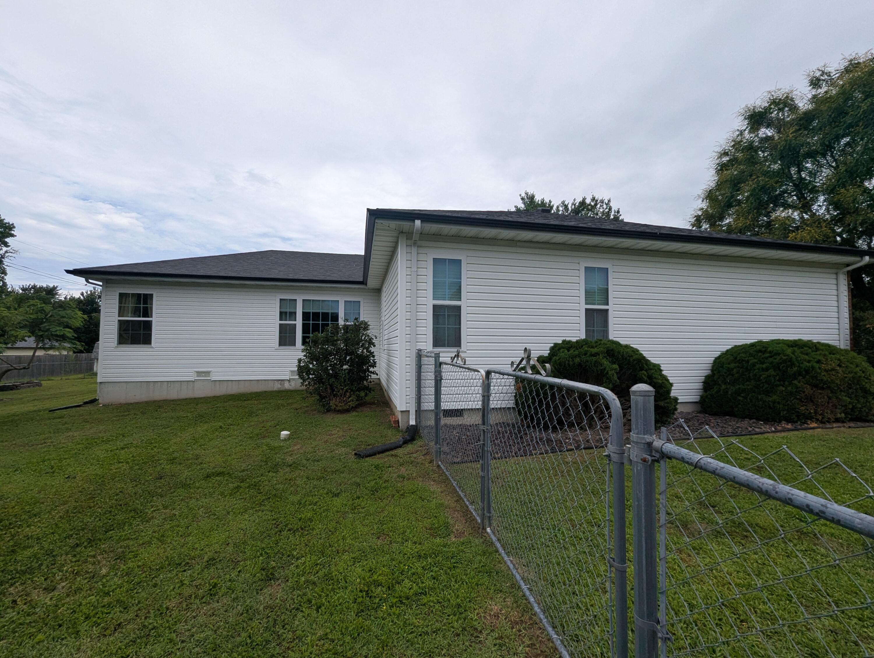 Photo 38 - Residential for sale – 671 N Russell Avenue  Bolivar, MO