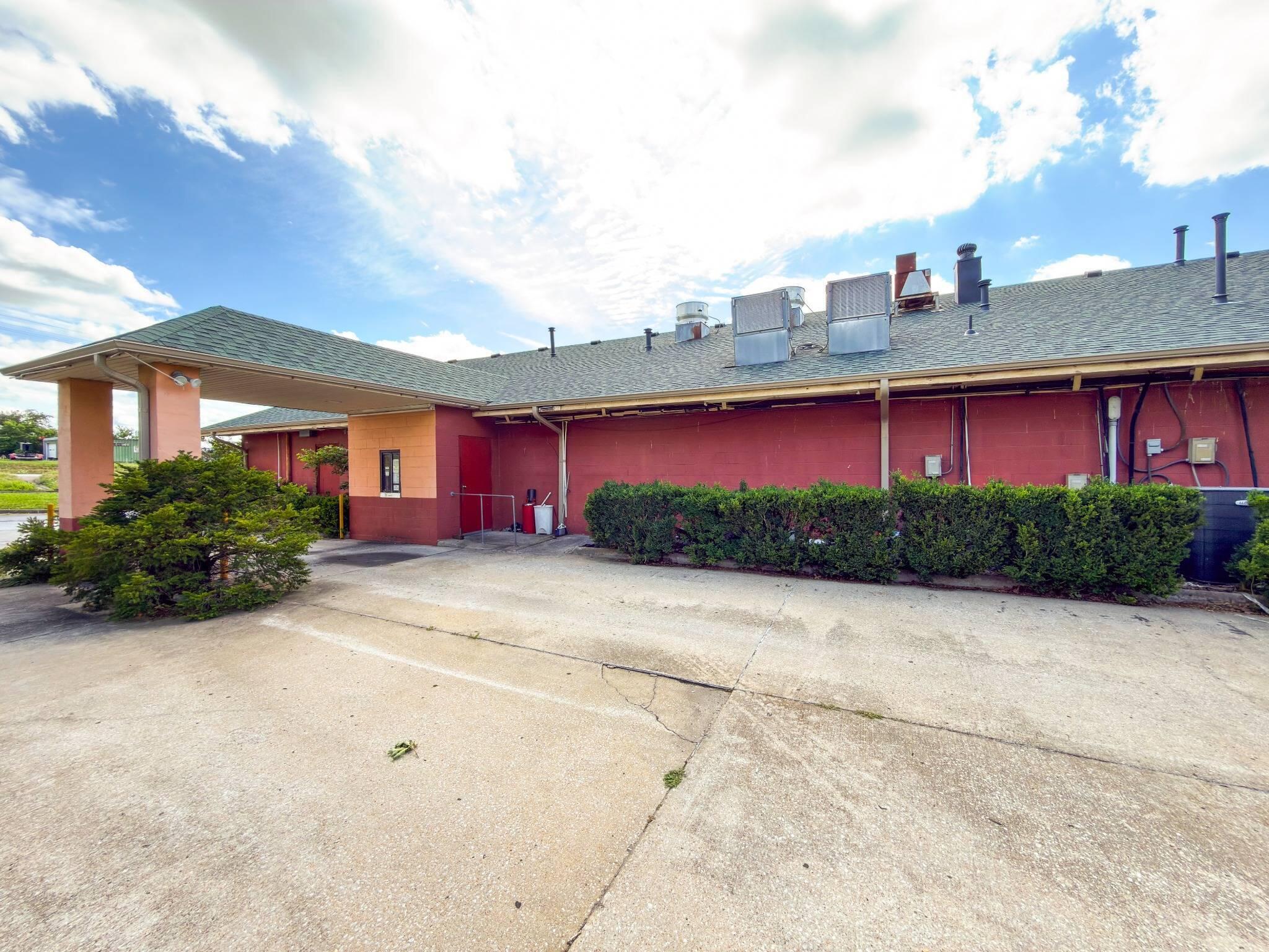 Photo 10 - Commercial Sale for sale – 840  U.S. 60   Monett, MO
