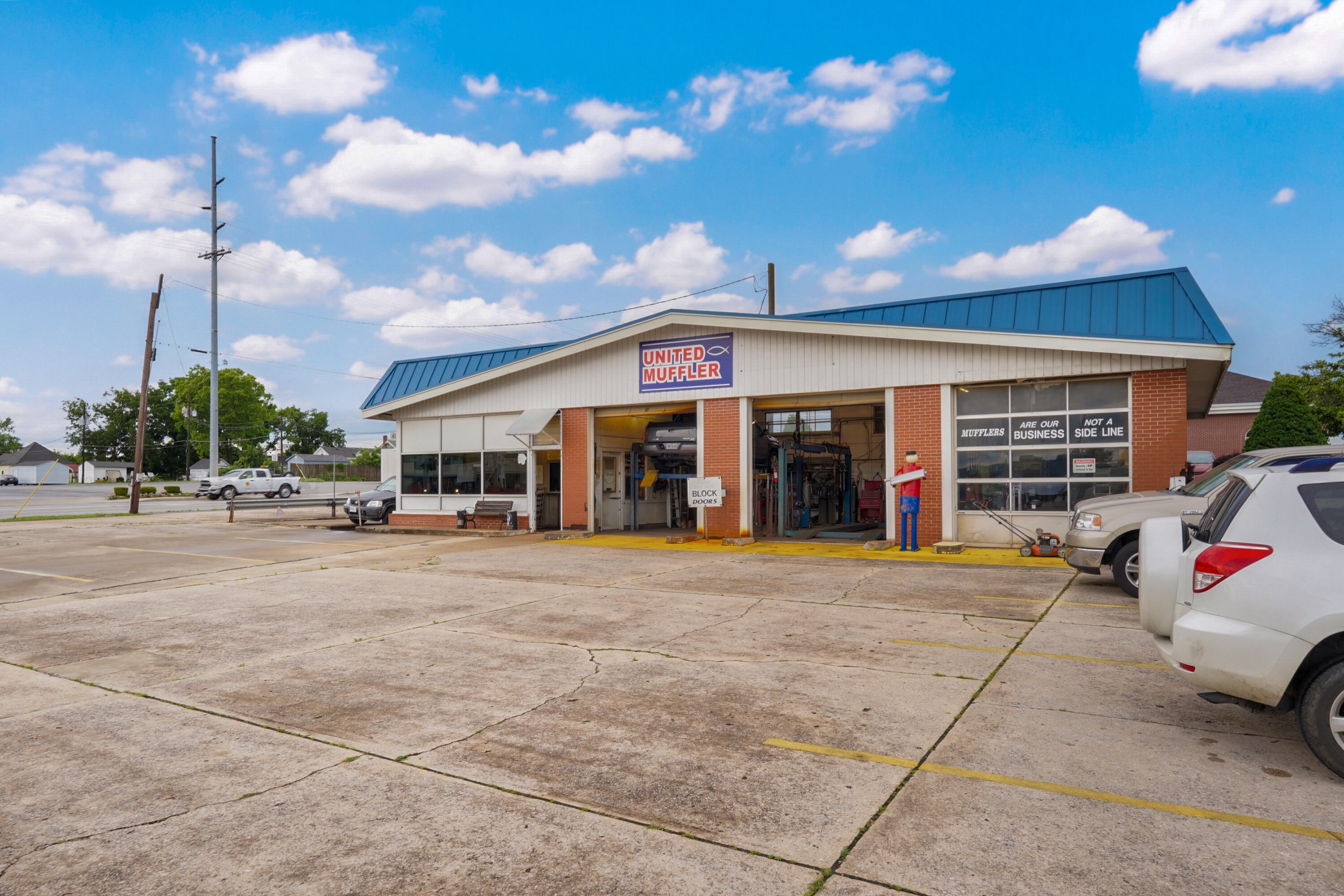 Commercial Sale for sale – 328 W Central Avenue  Carthage, MO