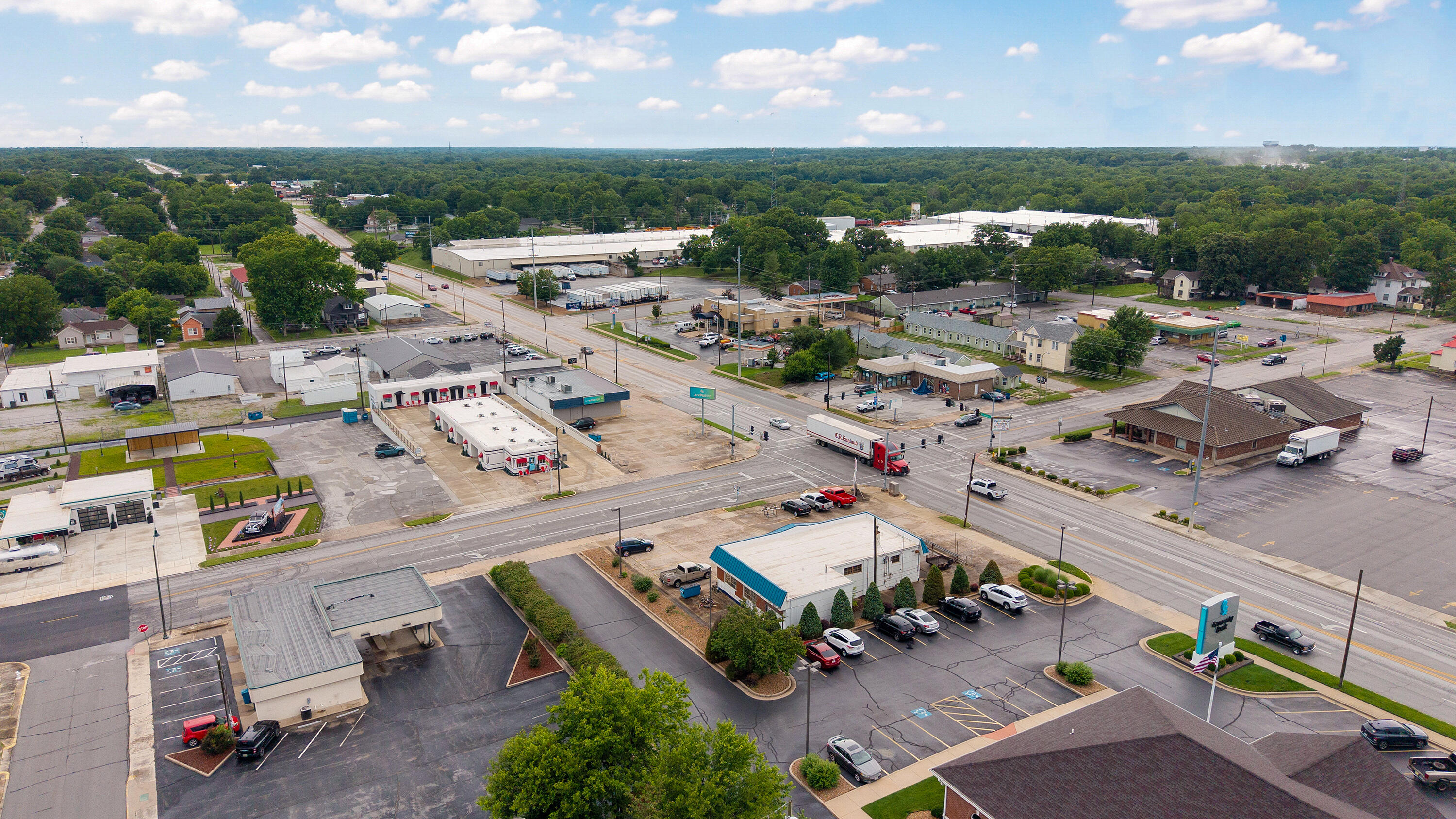 Photo 11 - Commercial Sale for sale – 328 W Central Avenue  Carthage, MO