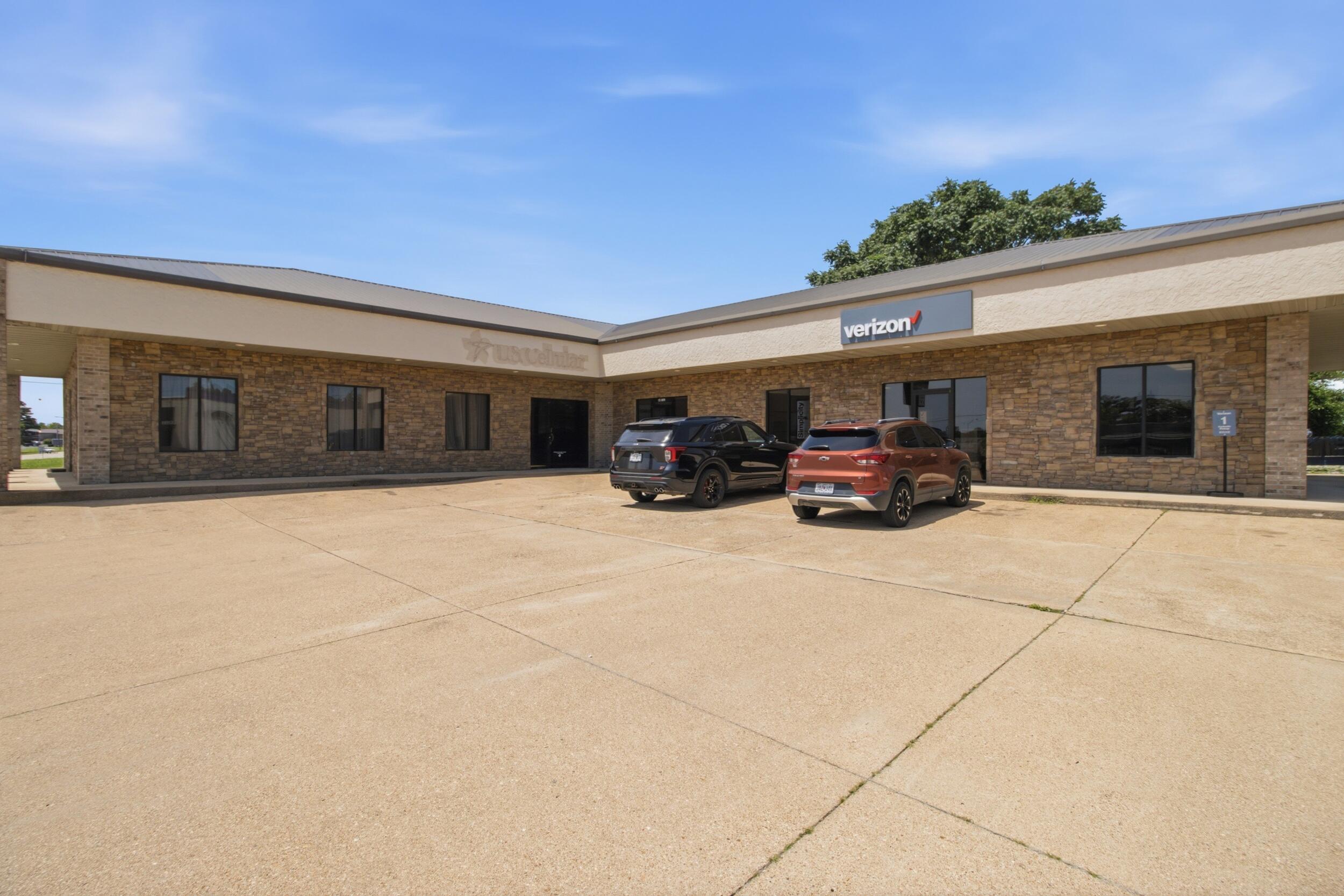 Photo 7 - Commercial Sale for sale – 1213  South Highway 63   Houston, MO