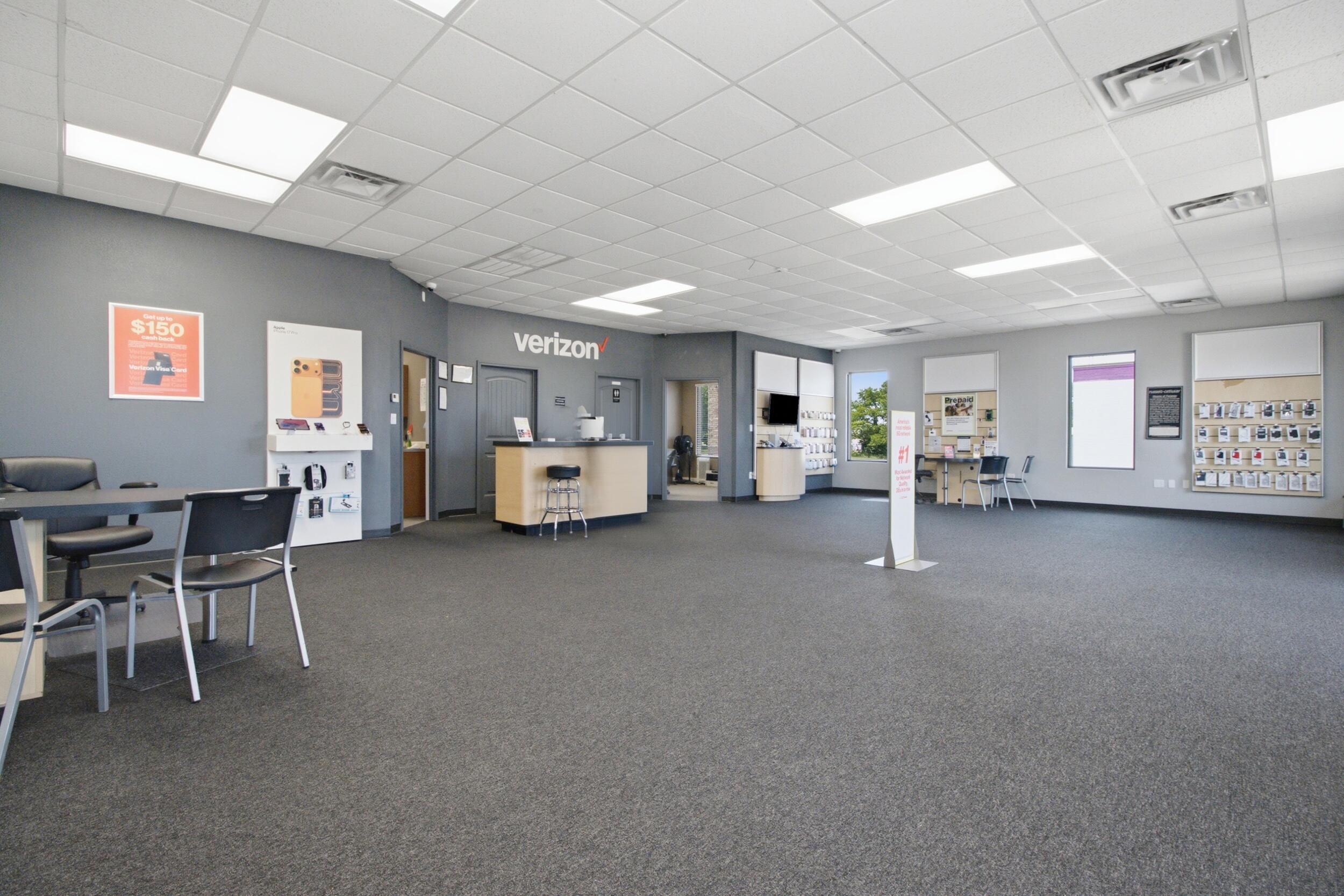 Photo 26 - Commercial Sale for sale – 1213  South Highway 63   Houston, MO
