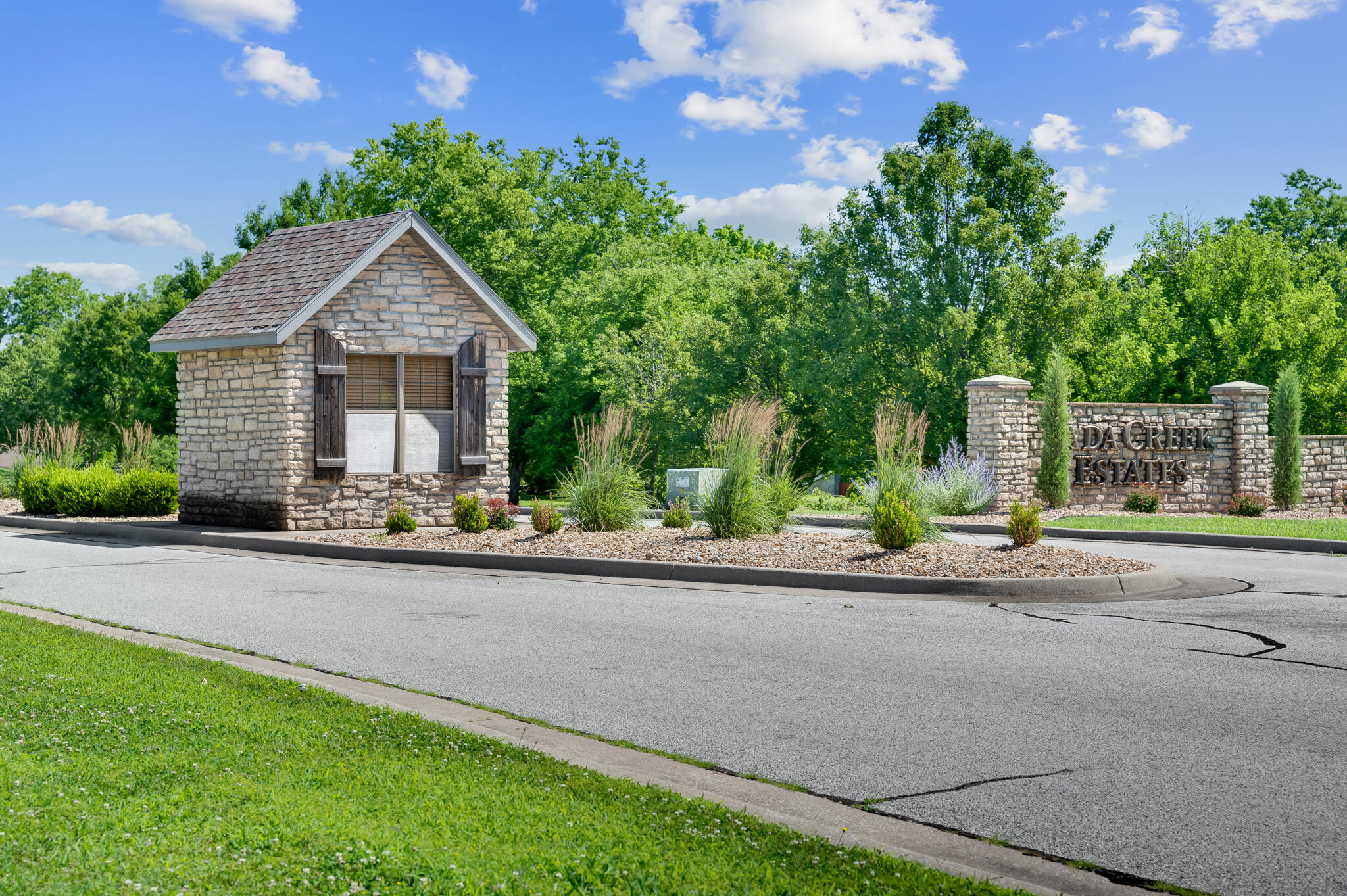 Photo 9 - Land for sale – Lot 16  Gavin Jett Parkway  Webb City, MO