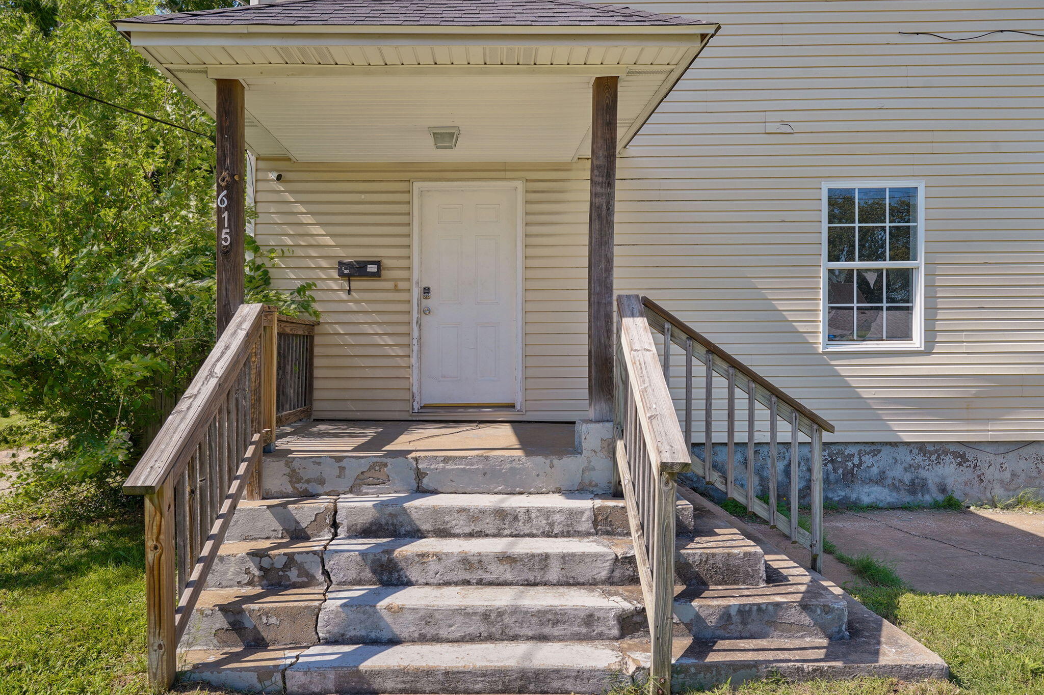 Photo 3 - Residential for sale – 615 W Atlantic Street  Springfield, MO