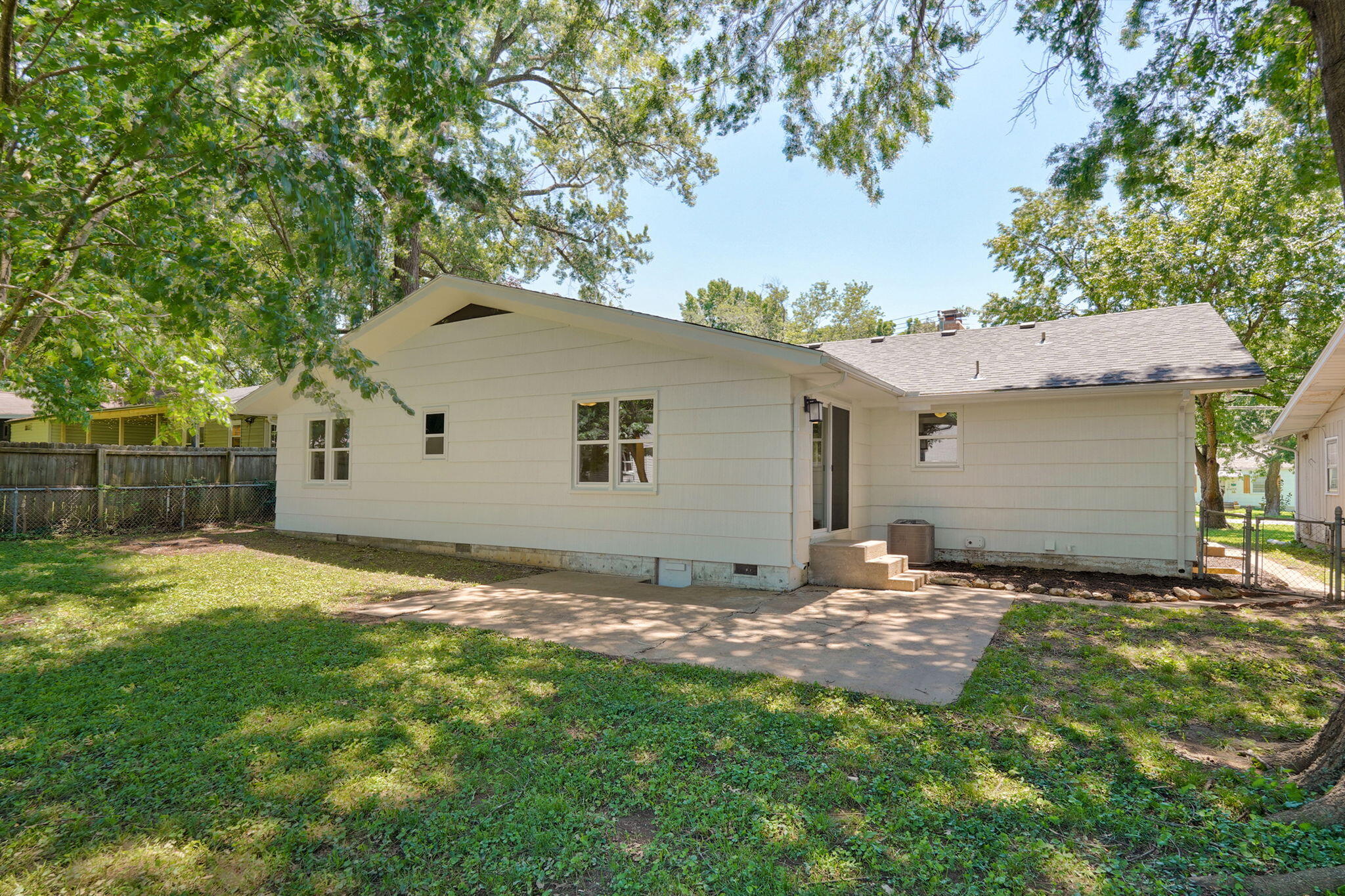 Photo 28 - Residential for sale – 1309 E Bennett Street  Springfield, MO