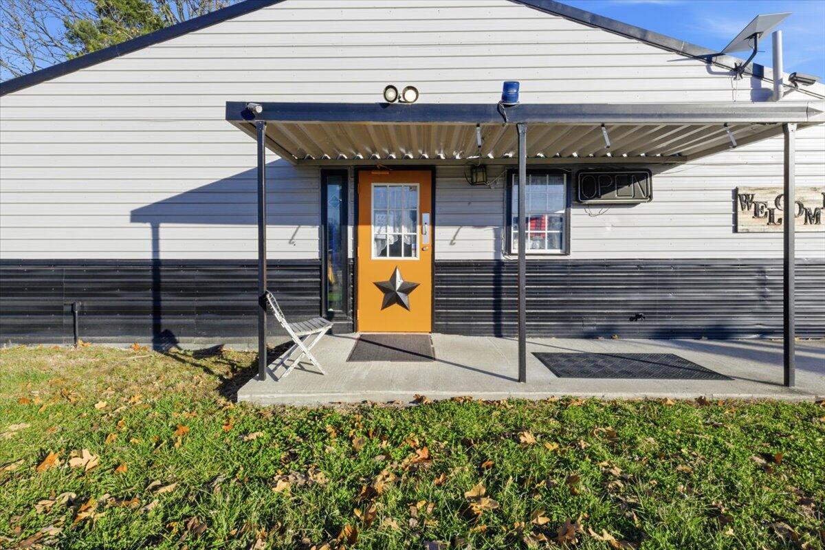 Photo 4 - Commercial Sale for sale – 22889  Mo-64   Hermitage, MO