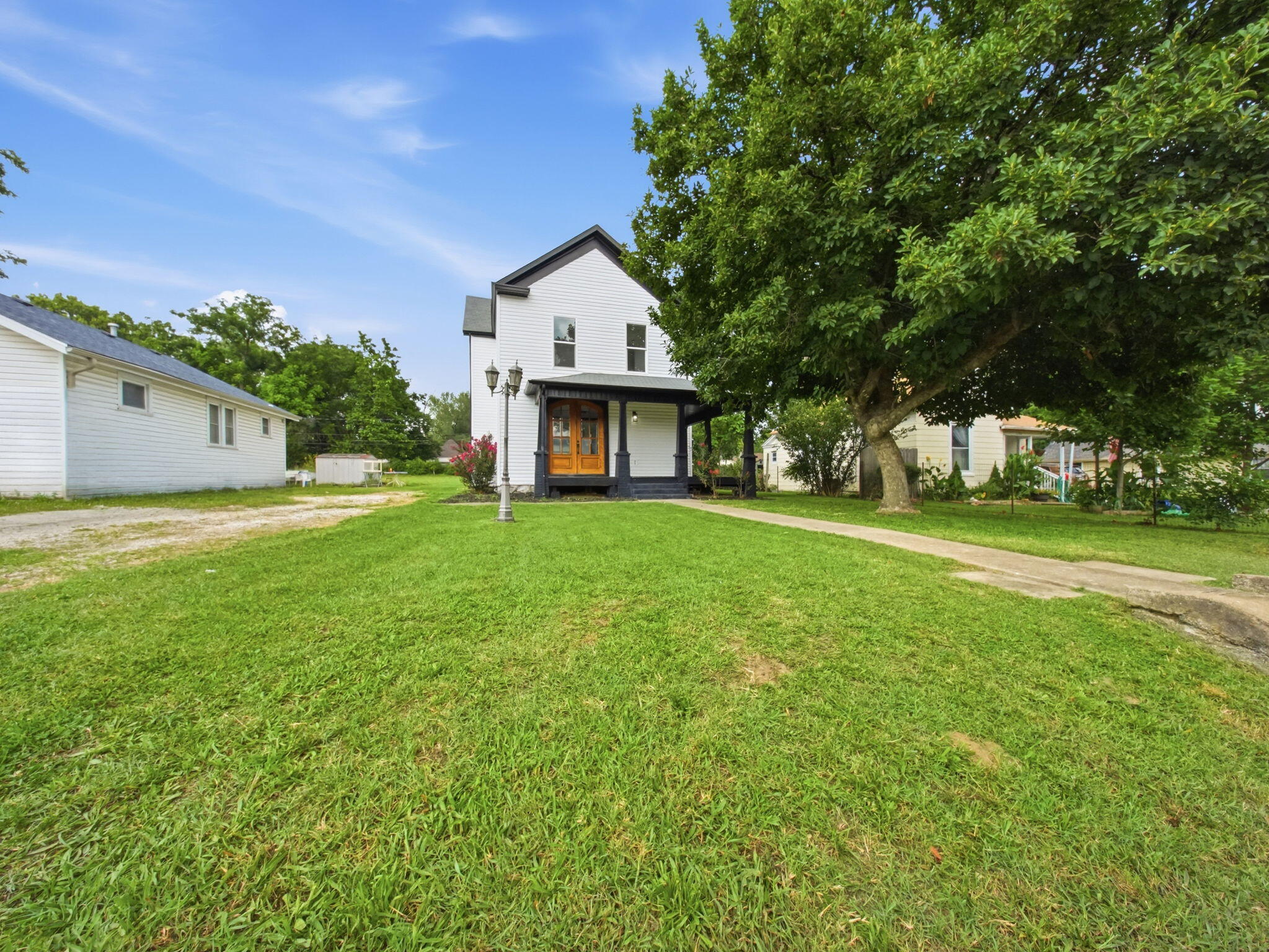 Photo 7 - Residential for sale – 1139 W Lynn Street  Springfield, MO