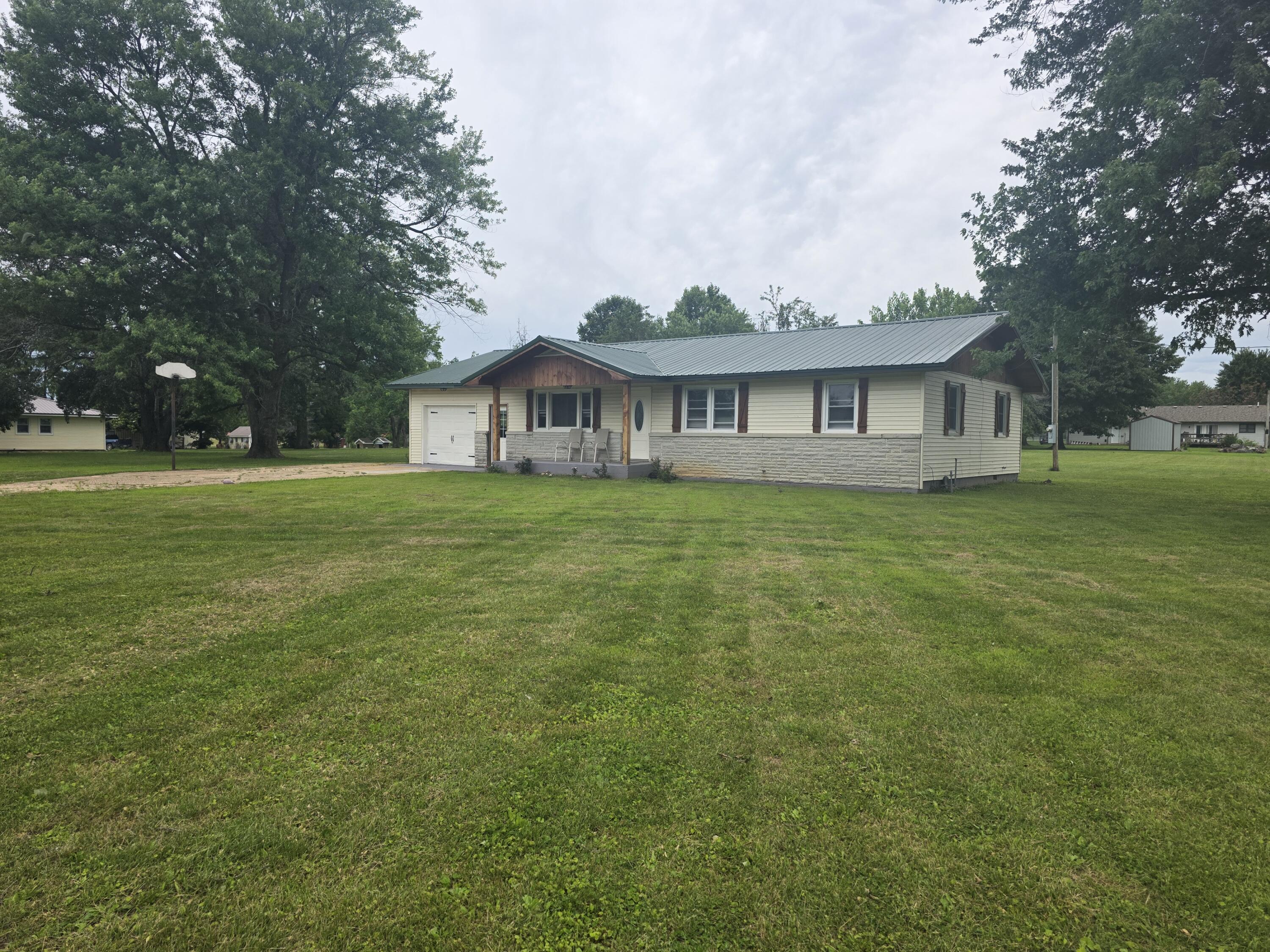 Residential for sale – 1005 W Clouse Street  Mountain Grove, MO