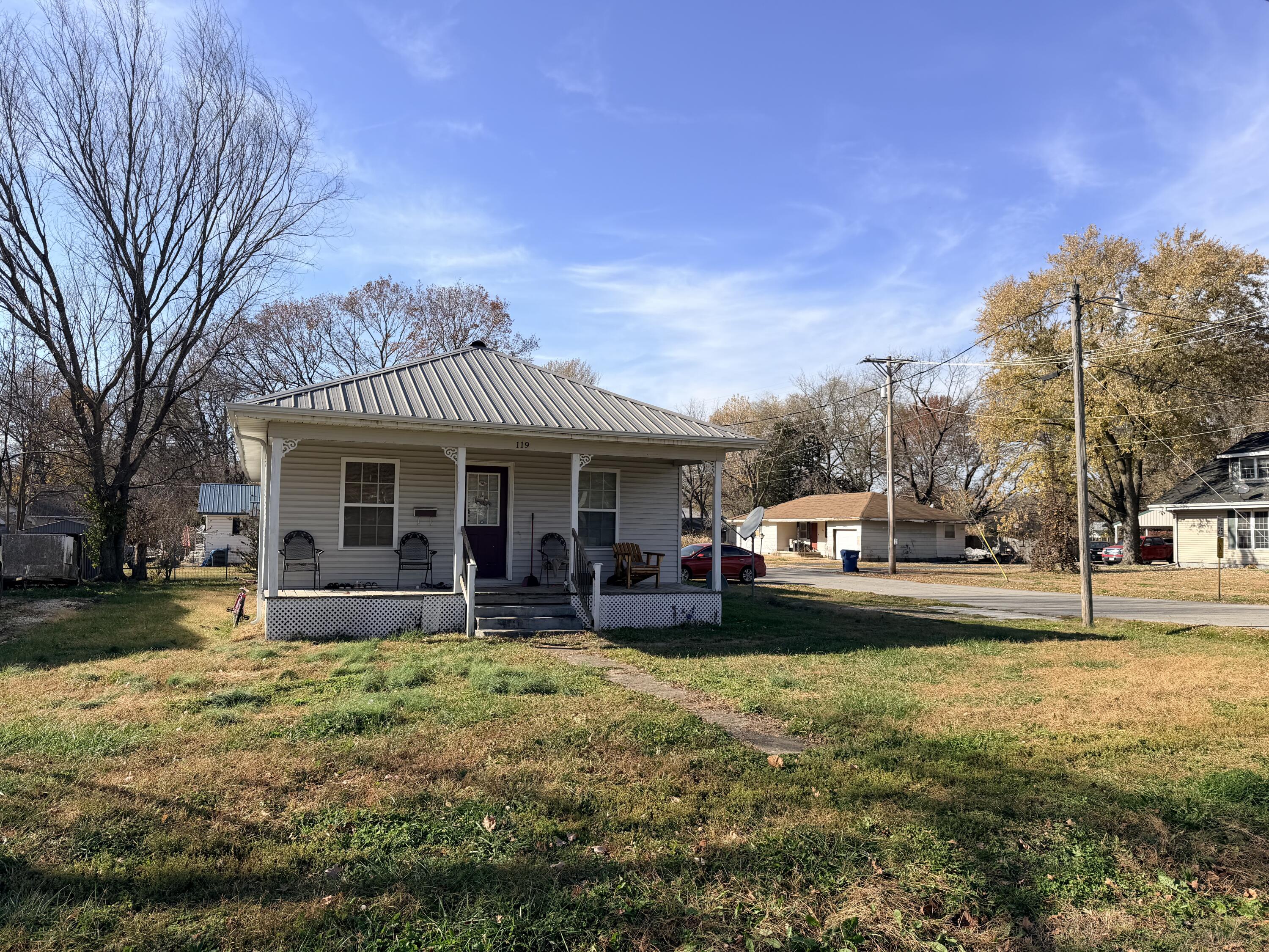 Photo 2 - Residential for sale – 119 N Main Street  Greenfield, MO