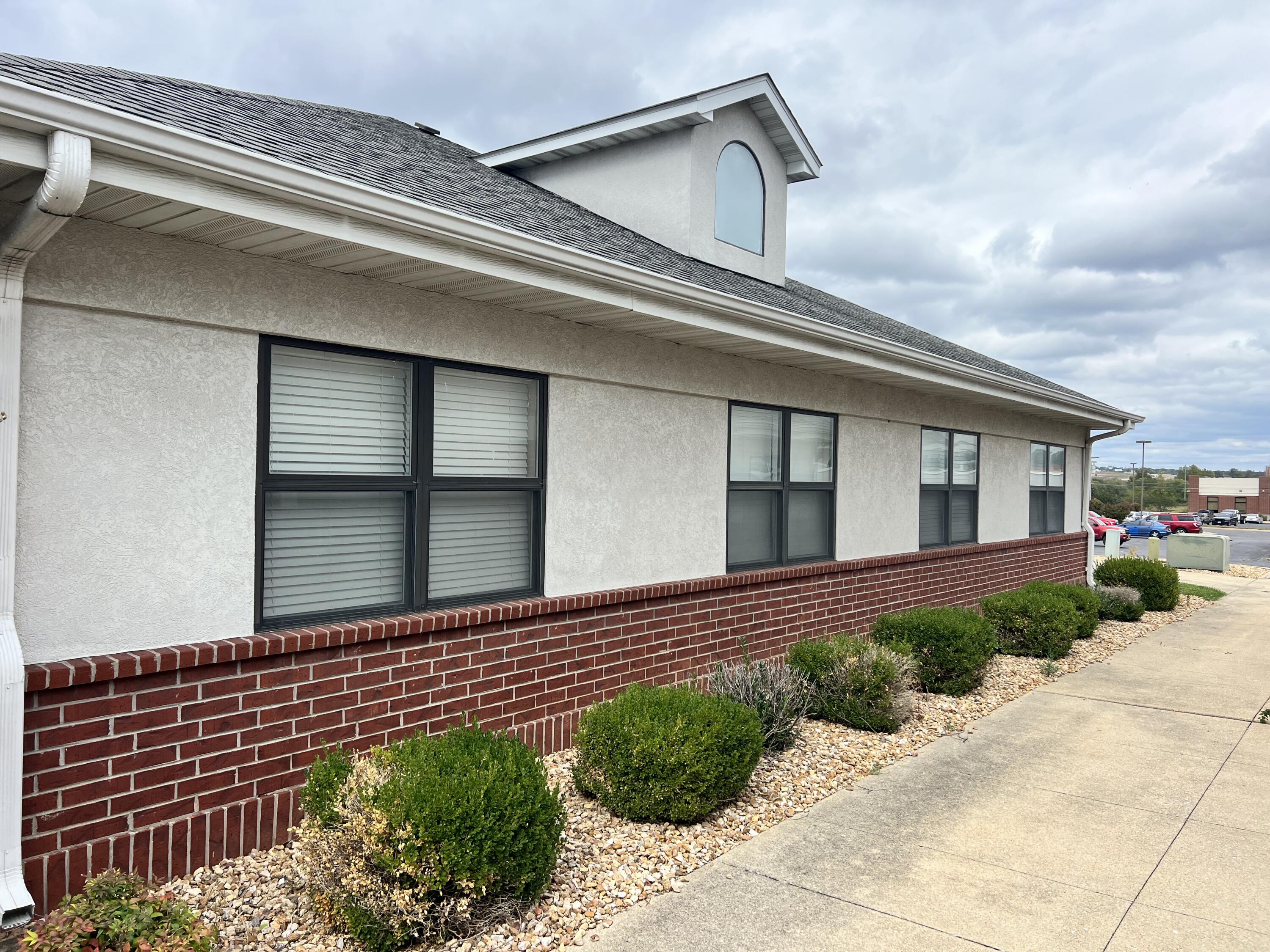 Photo 6 - Commercial Sale for sale – 2500  Independence Square   West Plains, MO