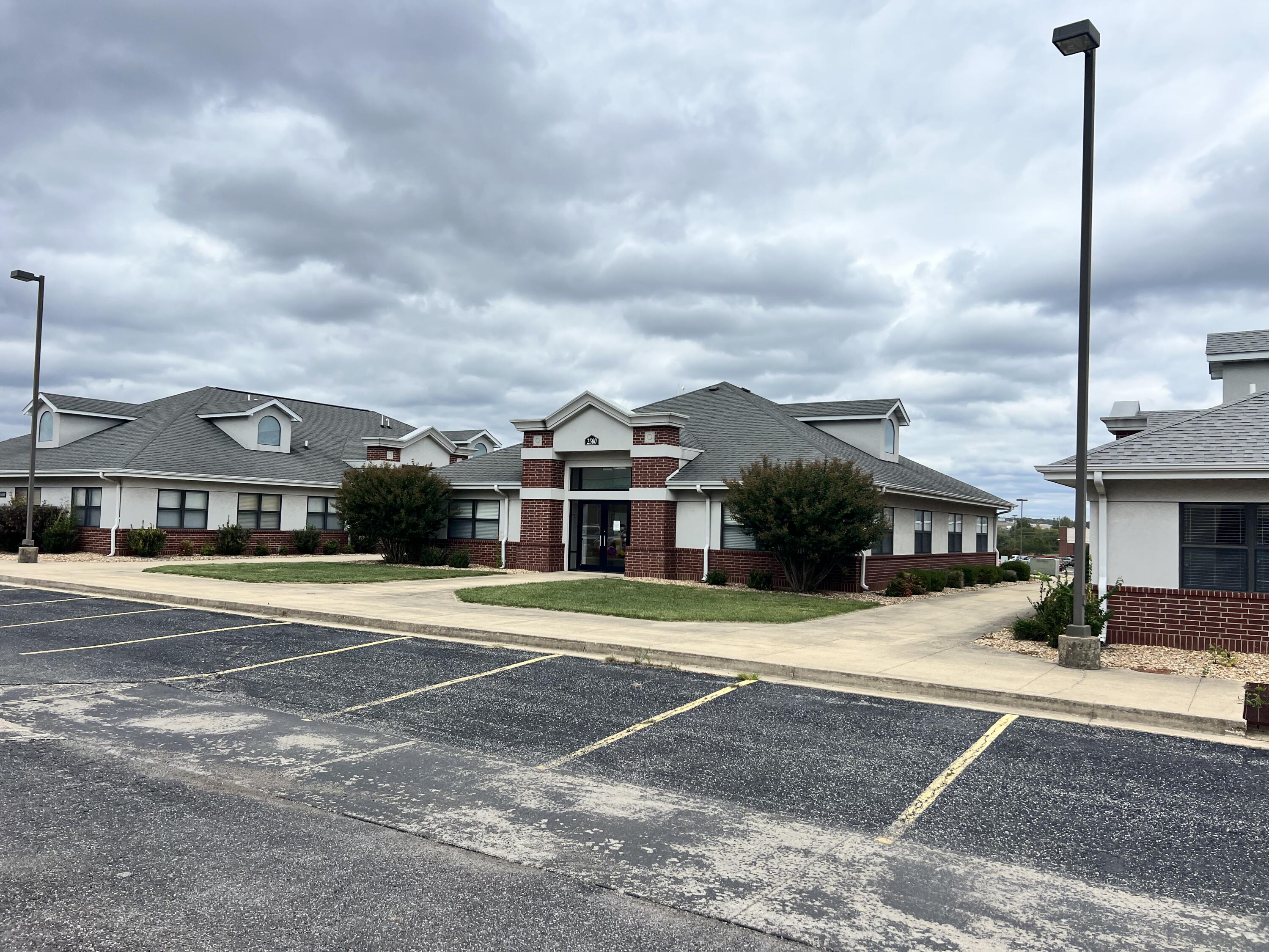 Photo 5 - Commercial Sale for sale – 2500  Independence Square   West Plains, MO