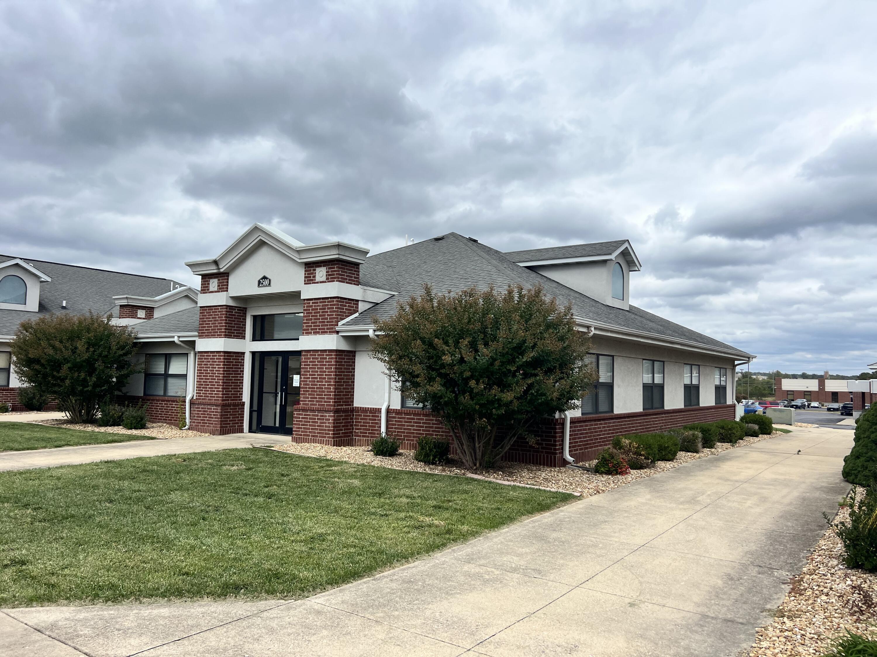 Photo 9 - Commercial Sale for sale – 2500  Independence Square   West Plains, MO