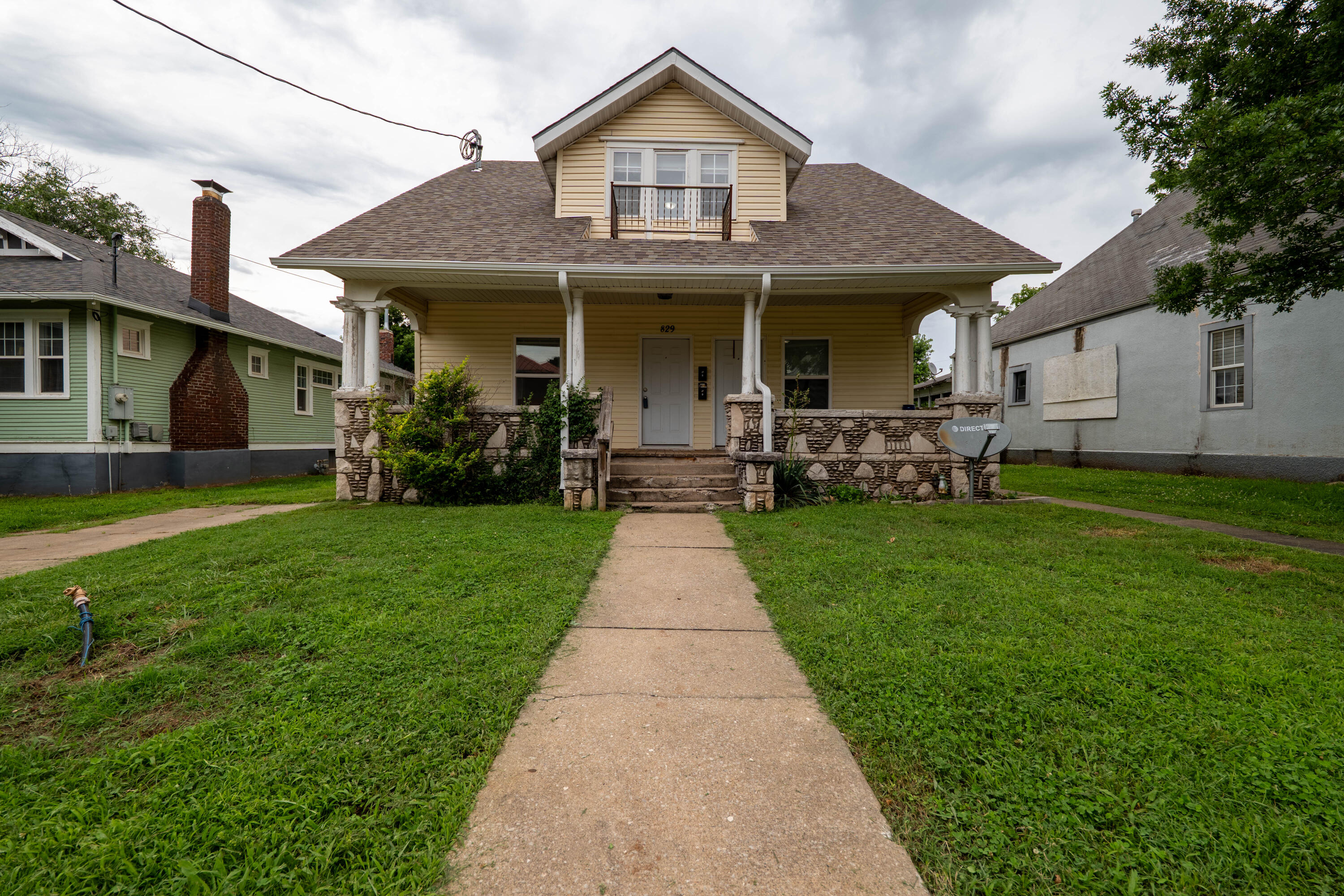 Residential Income for sale – 829 W Pershing Street Springfield, MO