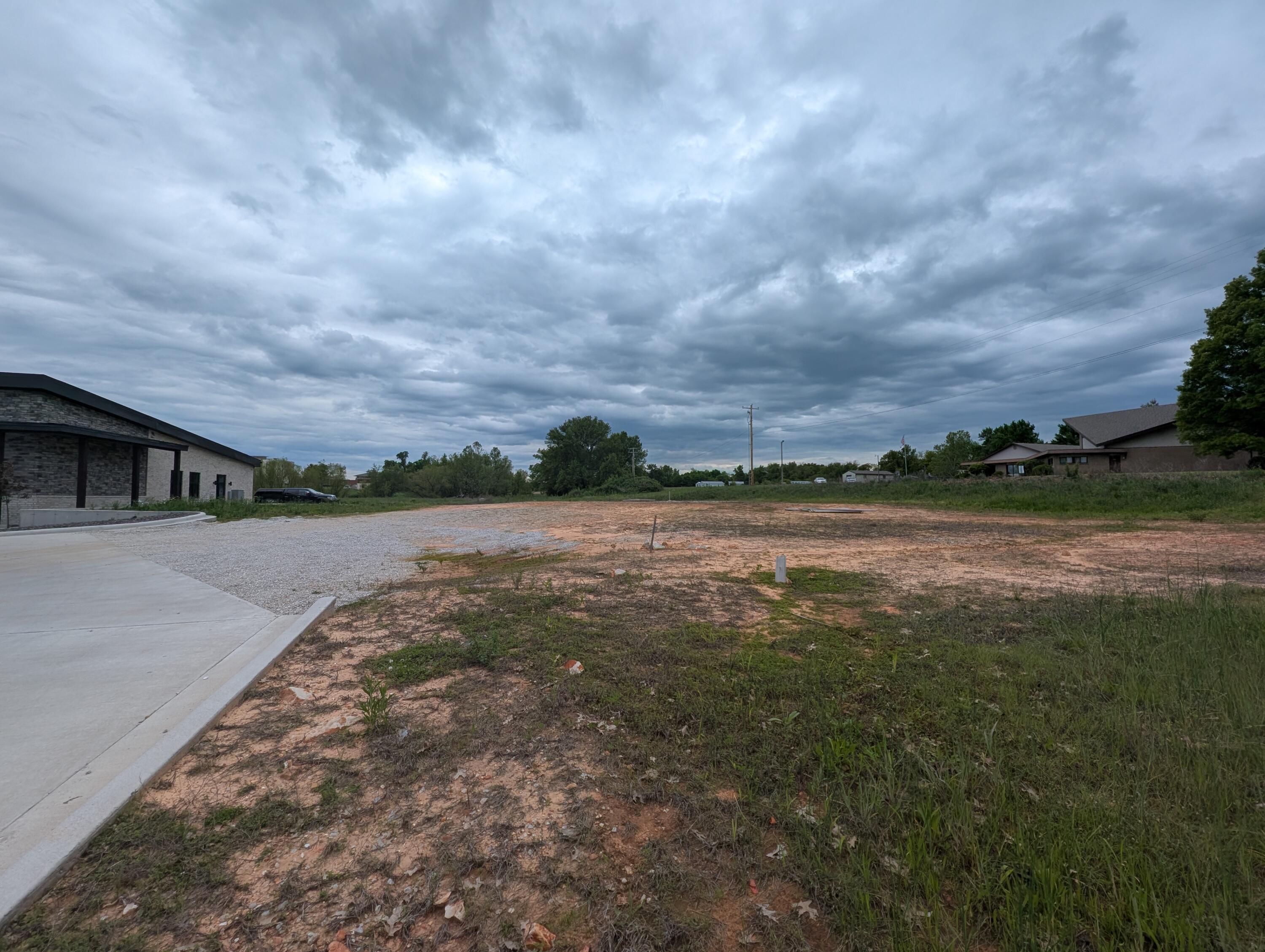Photo 4 - Commercial Sale for sale – 640 E Aldrich Road  Bolivar, MO