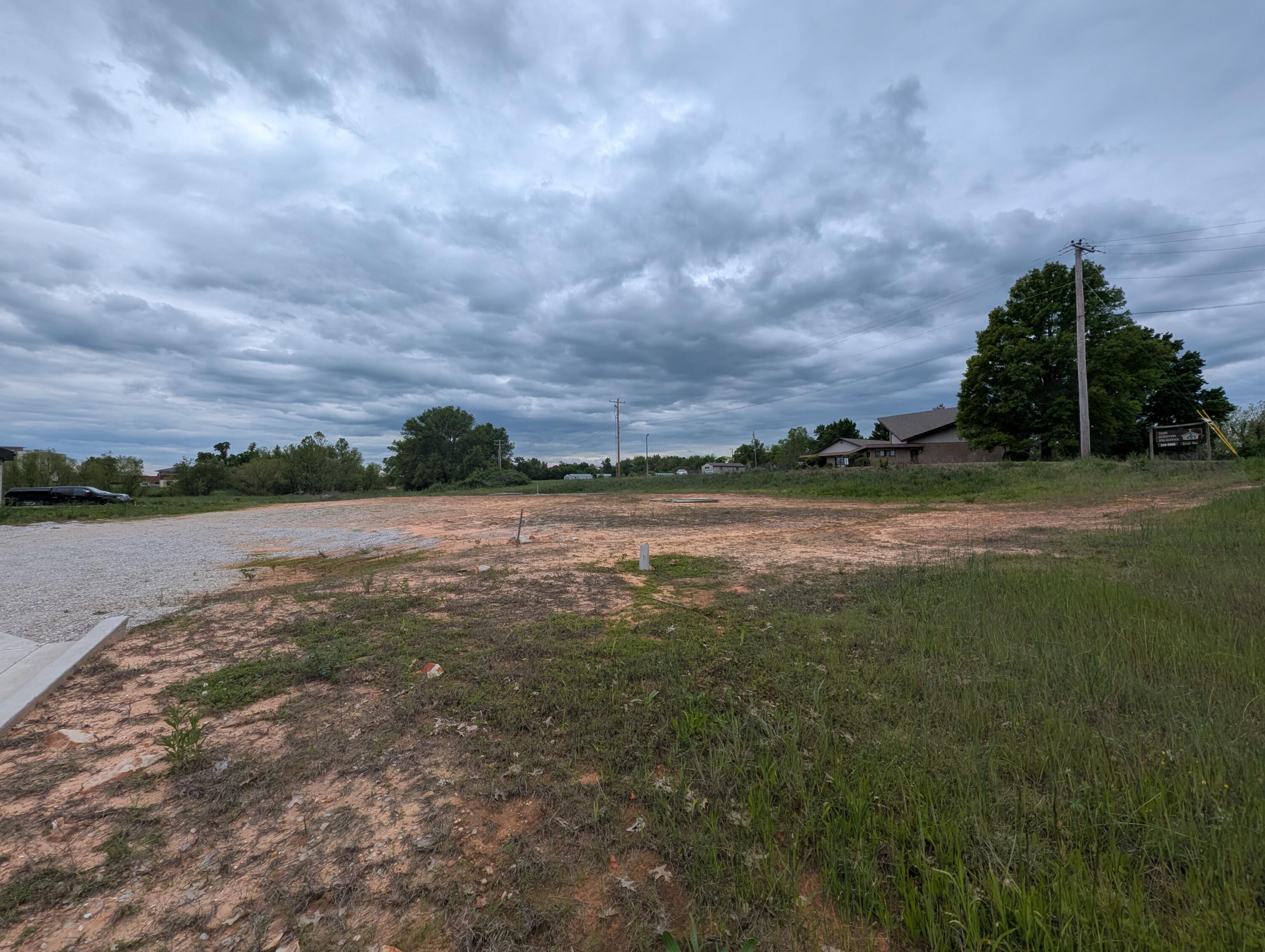 Photo 5 - Commercial Sale for sale – 640 E Aldrich Road  Bolivar, MO