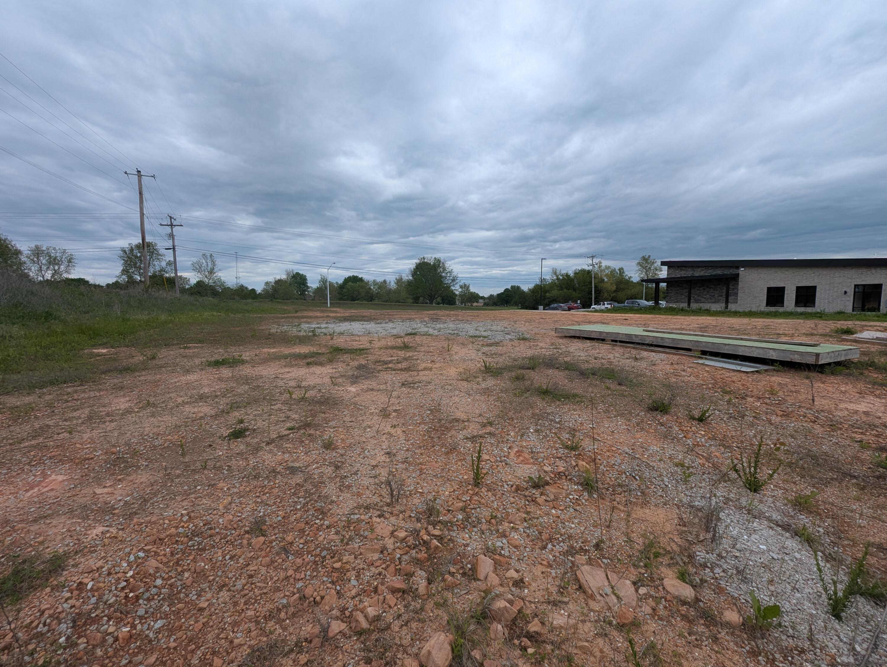 Photo 7 - Commercial Sale for sale – 640 E Aldrich Road  Bolivar, MO