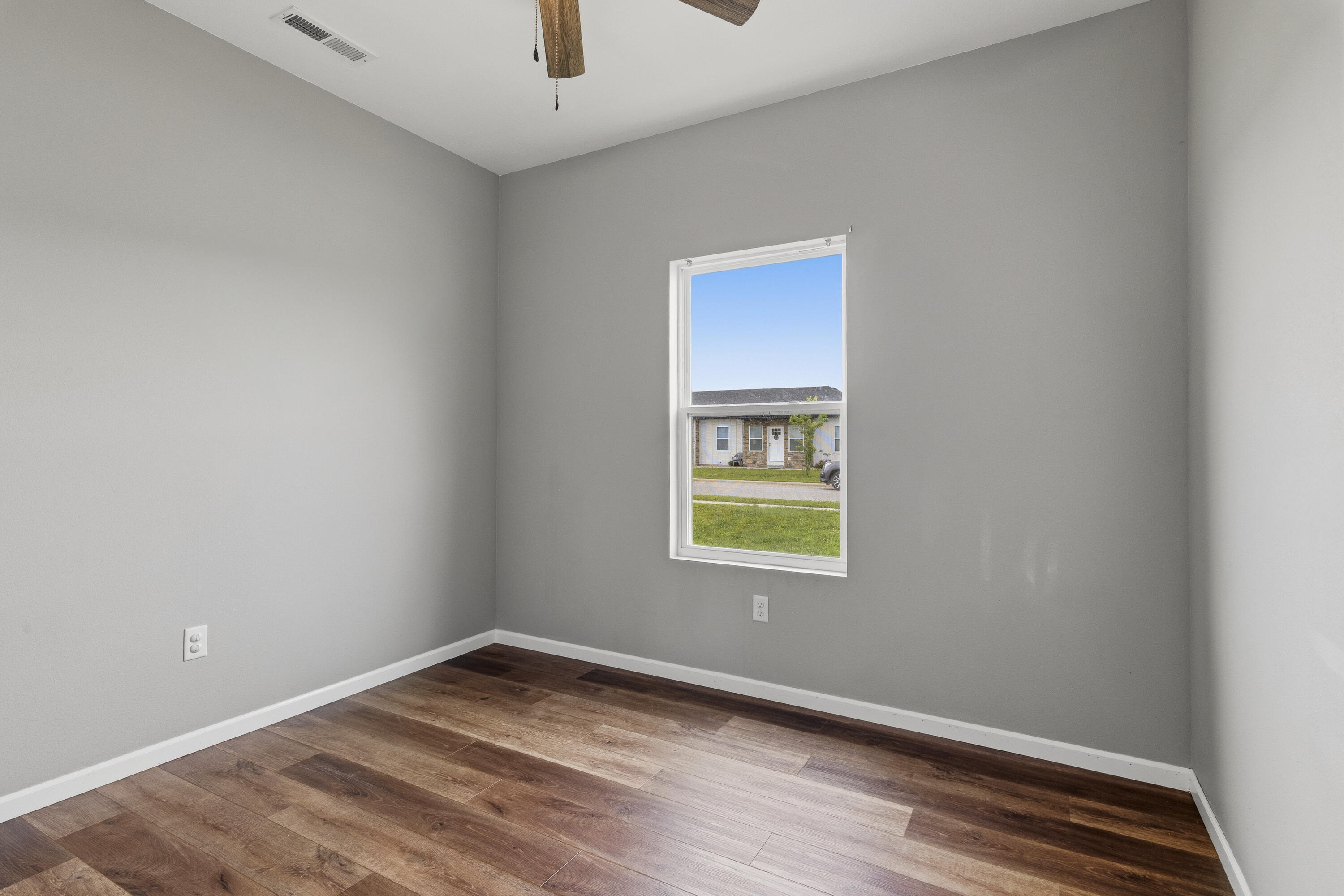 Photo 8 - Residential for sale – 155 W Bluegrass Street  Rogersville, MO