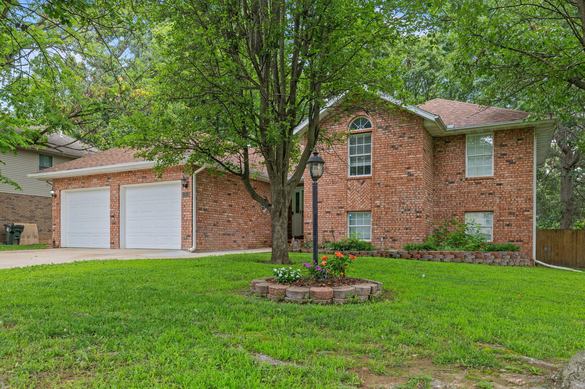 Photo 3 - Residential for sale – 1019  Daniels Street  Aurora, MO