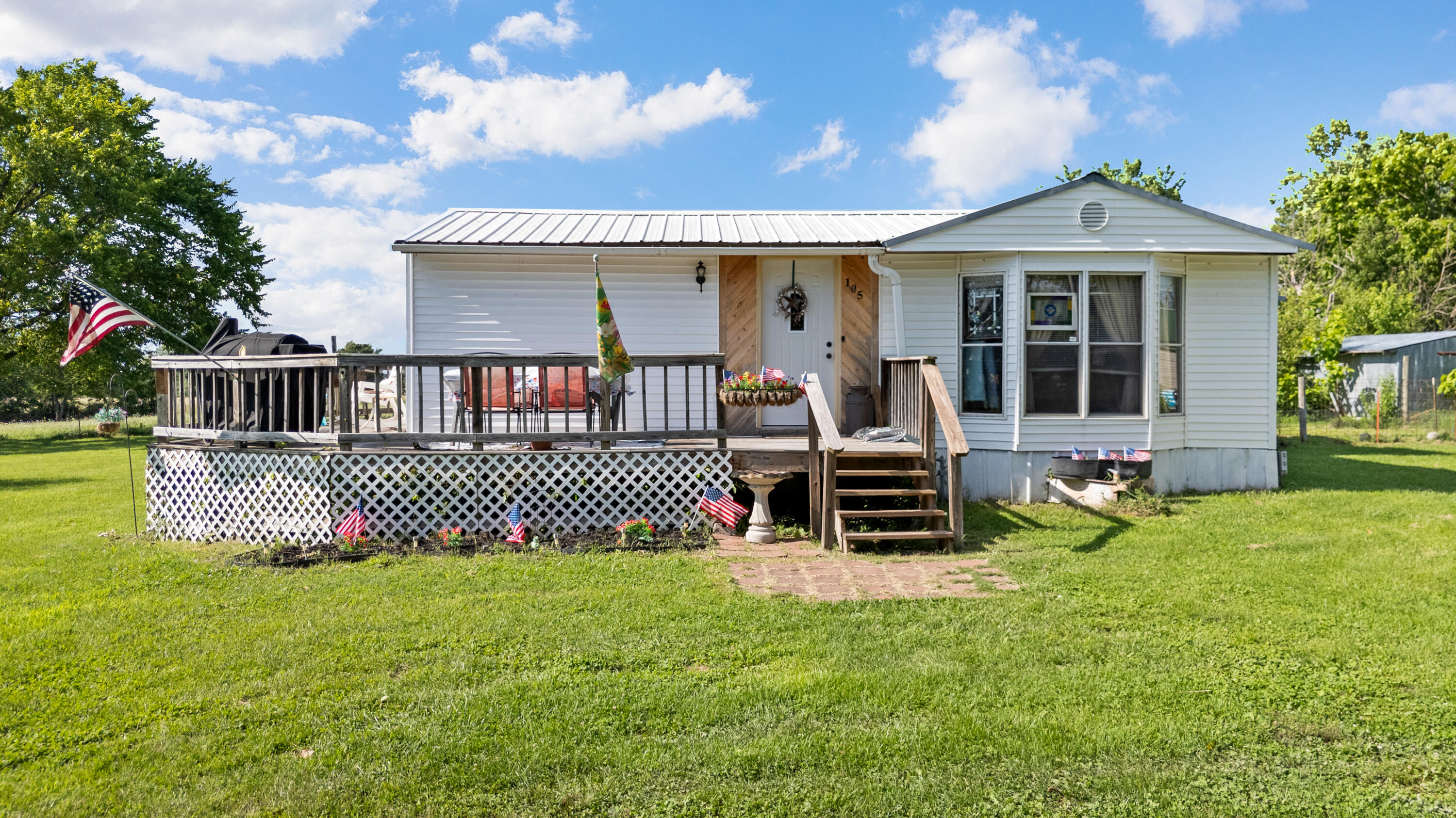 Residential for sale – 105  Snooks Road  Exeter, MO